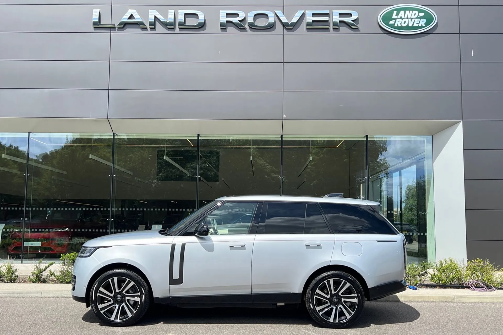 LAND ROVER RANGE ROVER thumbnail image number 8