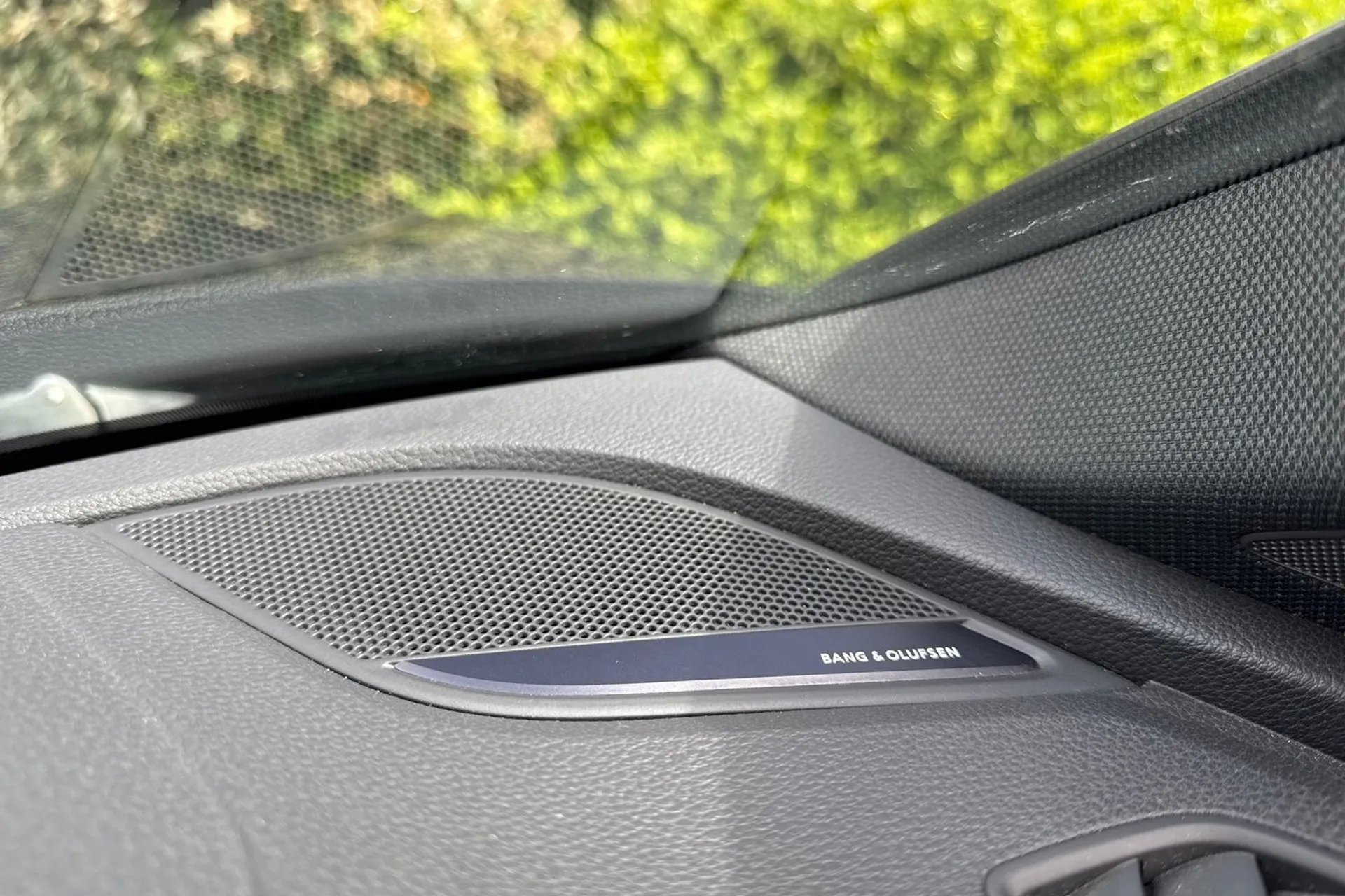 Audi A4 thumbnail image number 21