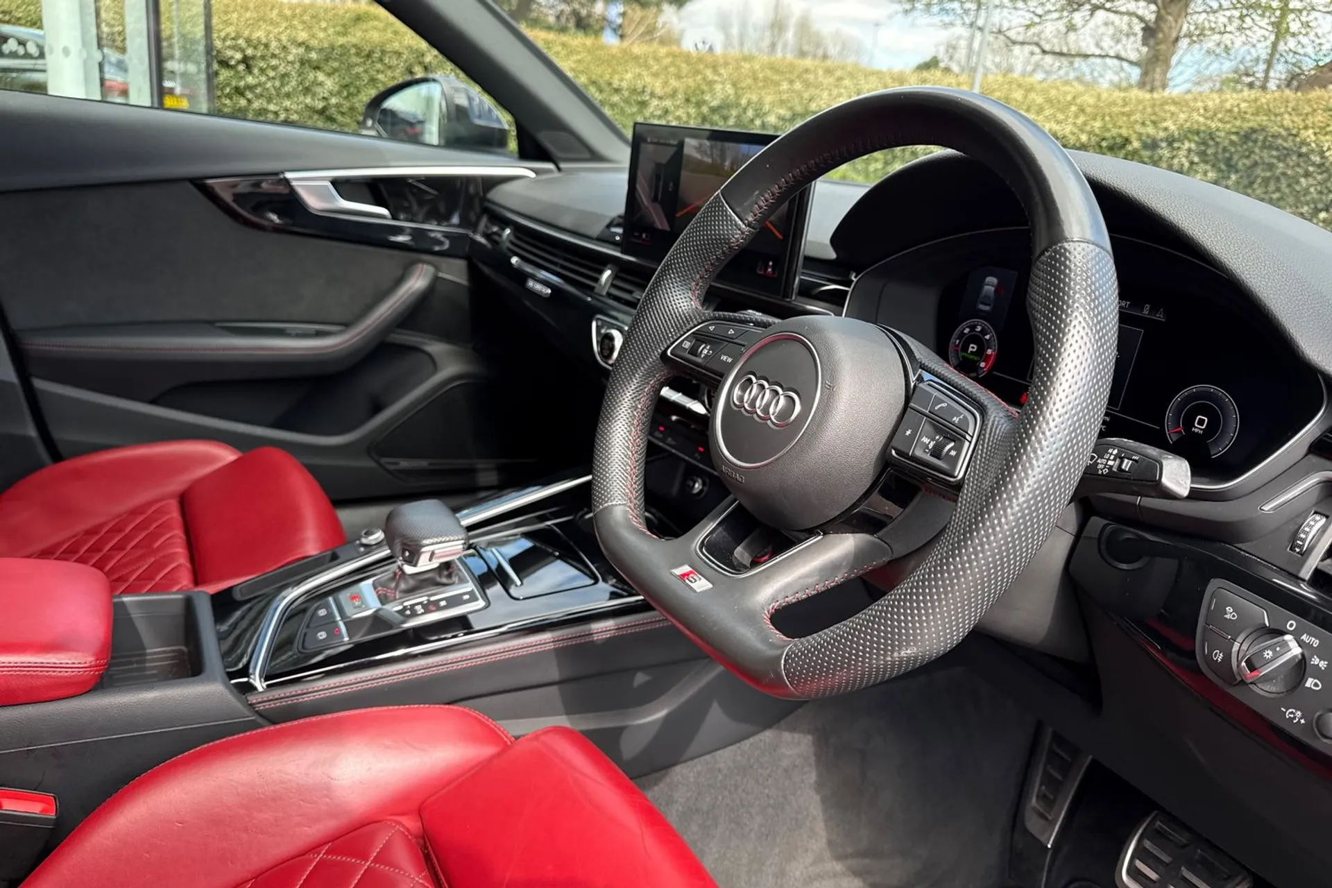 Audi A4 thumbnail image number 12