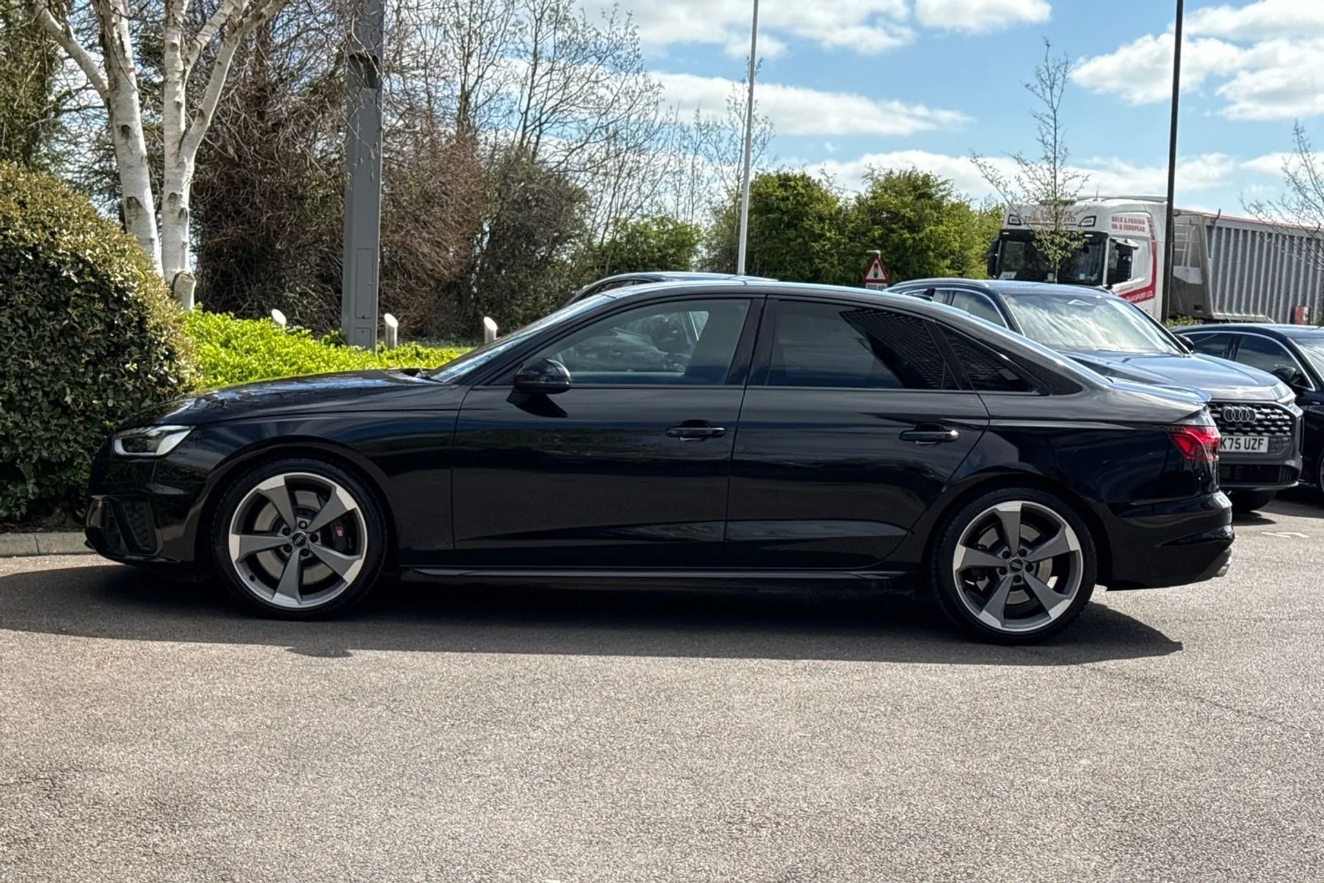 Audi A4 thumbnail image number 17