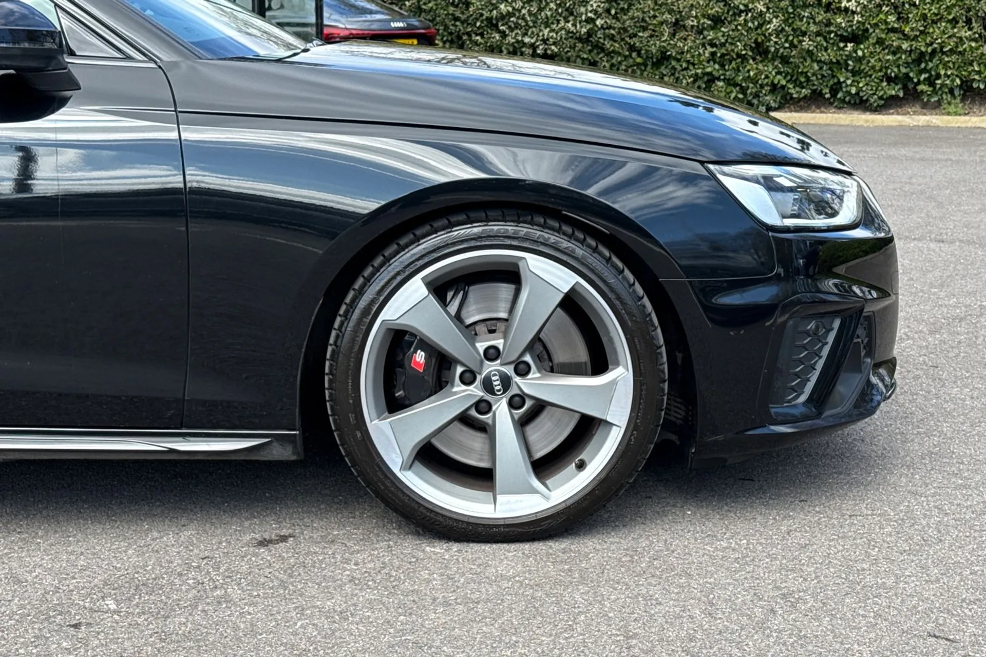 Audi A4 thumbnail image number 22