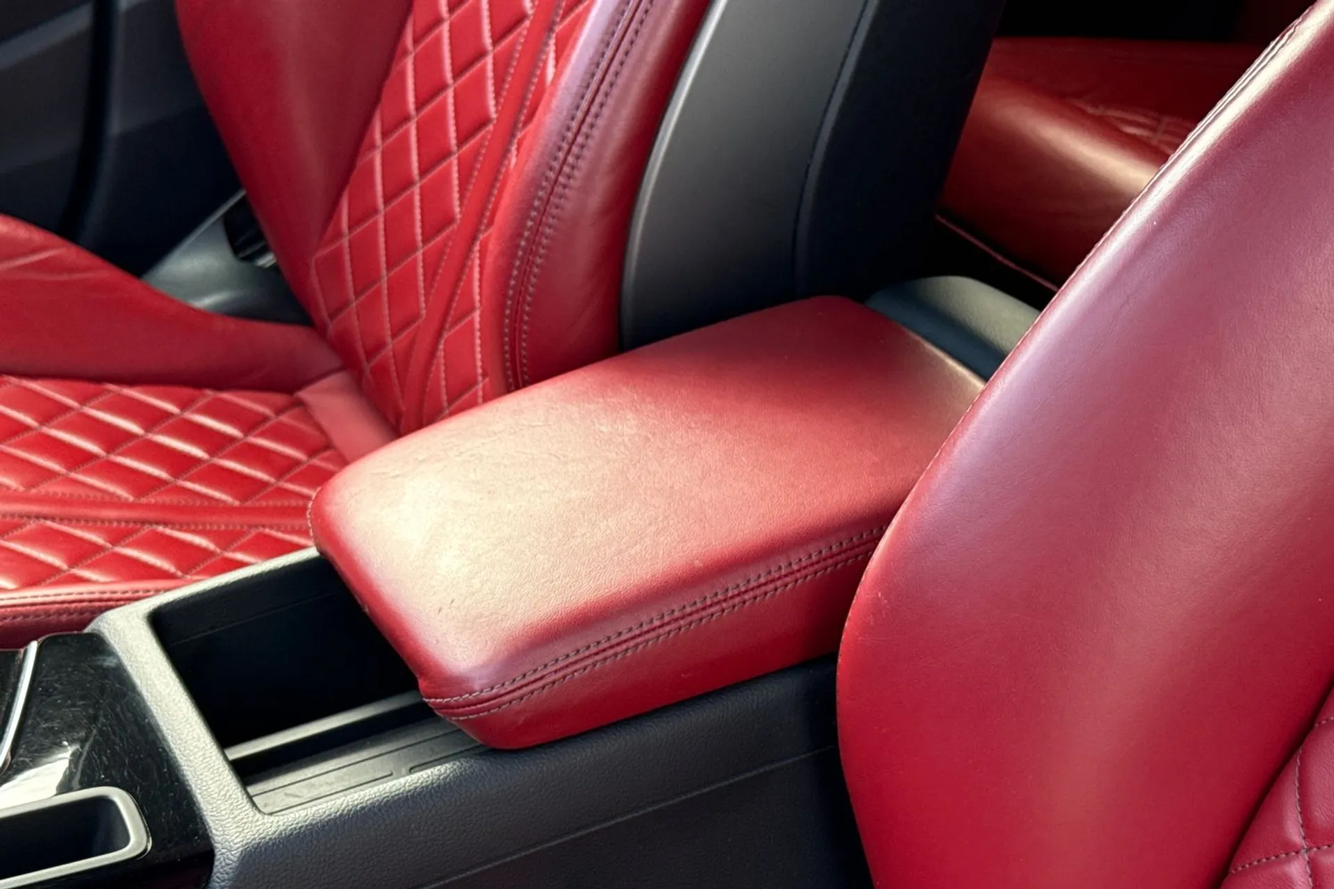 Audi A4 thumbnail image number 30
