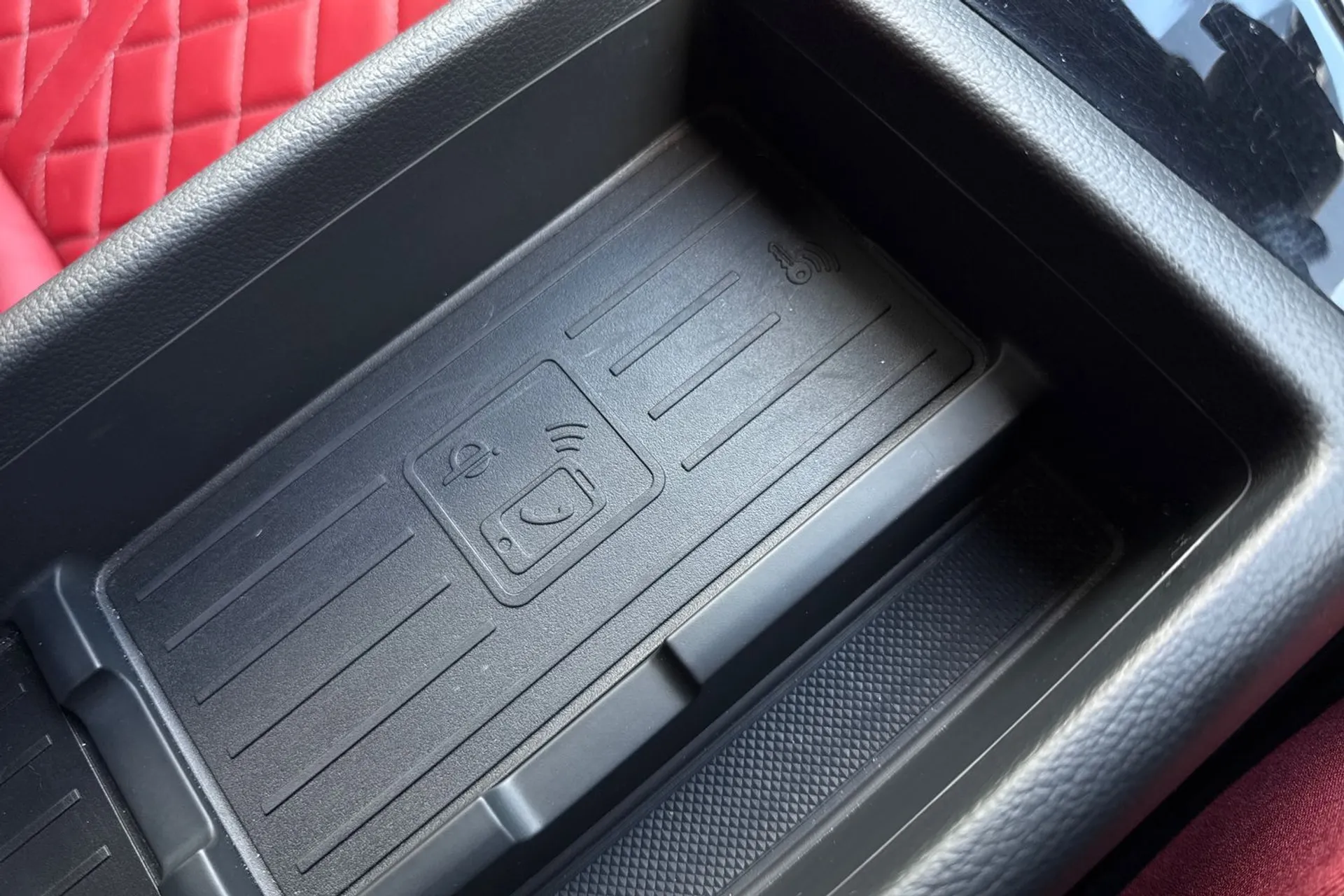 Audi A4 thumbnail image number 23