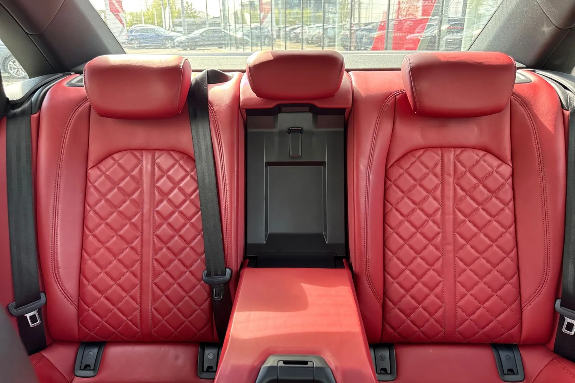 Audi A4 thumbnail image number 35