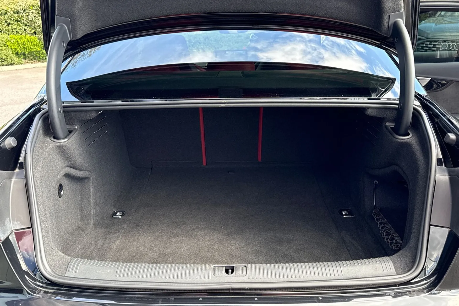 Audi A4 thumbnail image number 36
