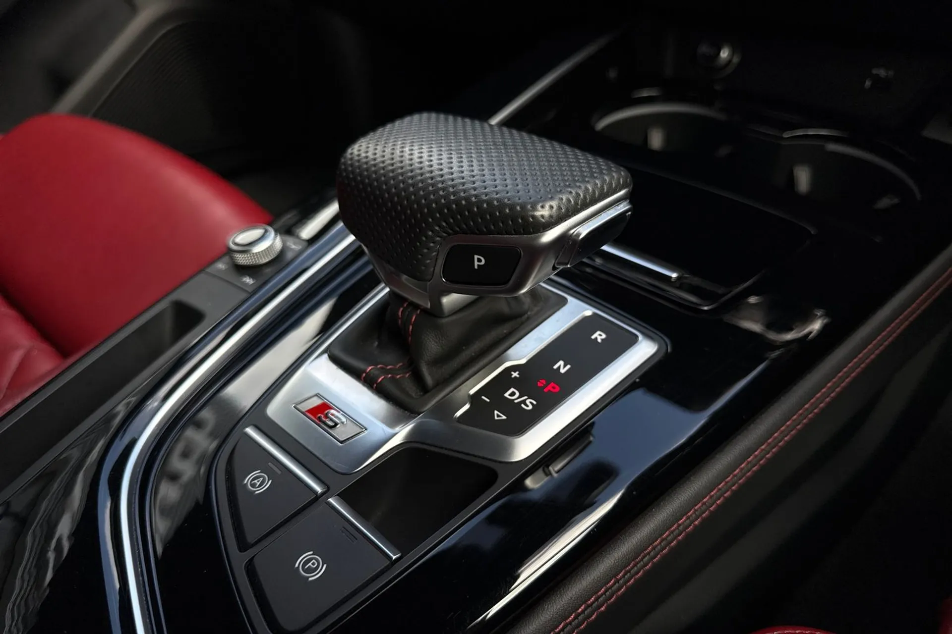 Audi A4 thumbnail image number 11