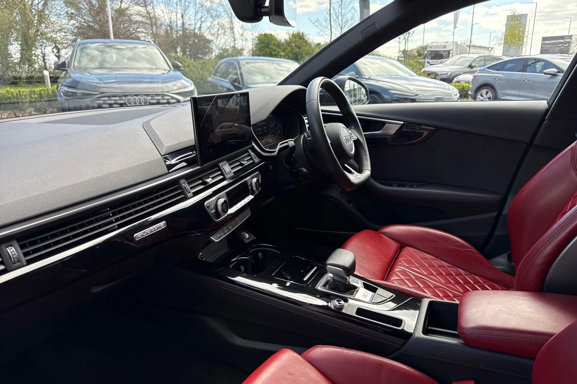 Audi A4 thumbnail image number 32