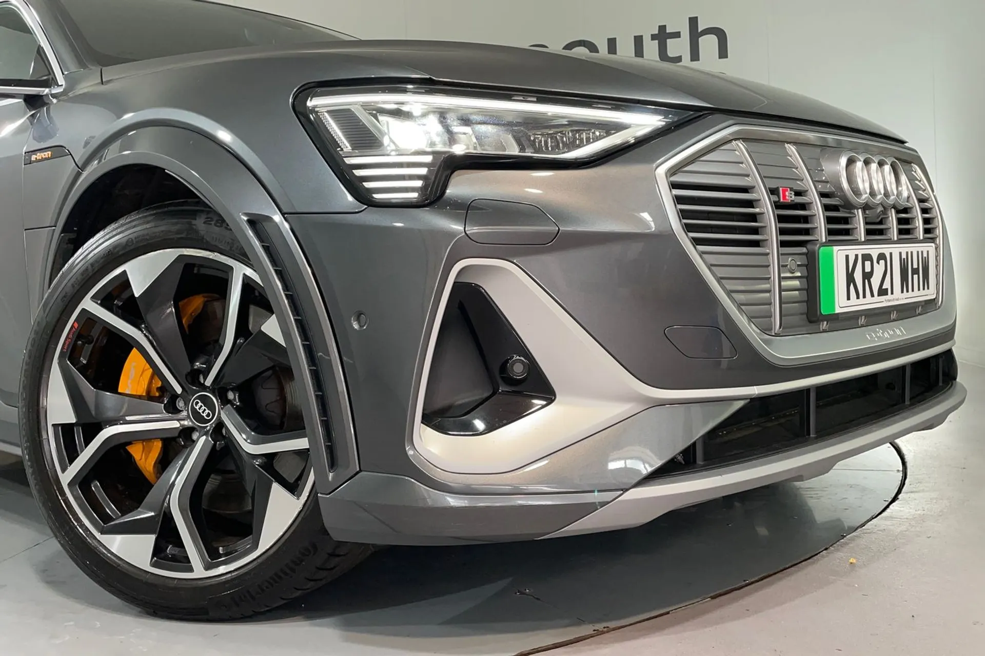 Audi e-tron thumbnail image number 12