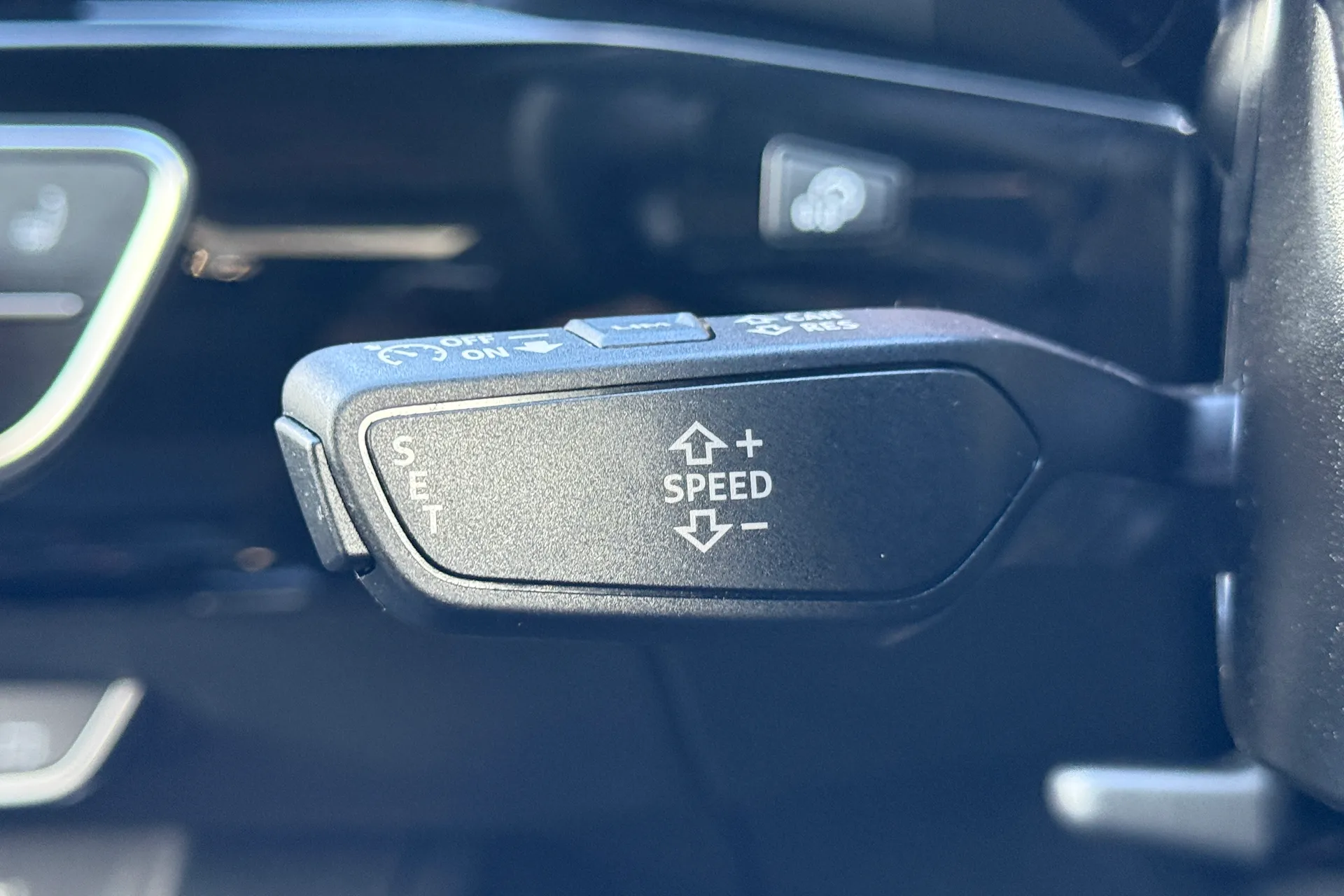 Audi A4 thumbnail image number 20