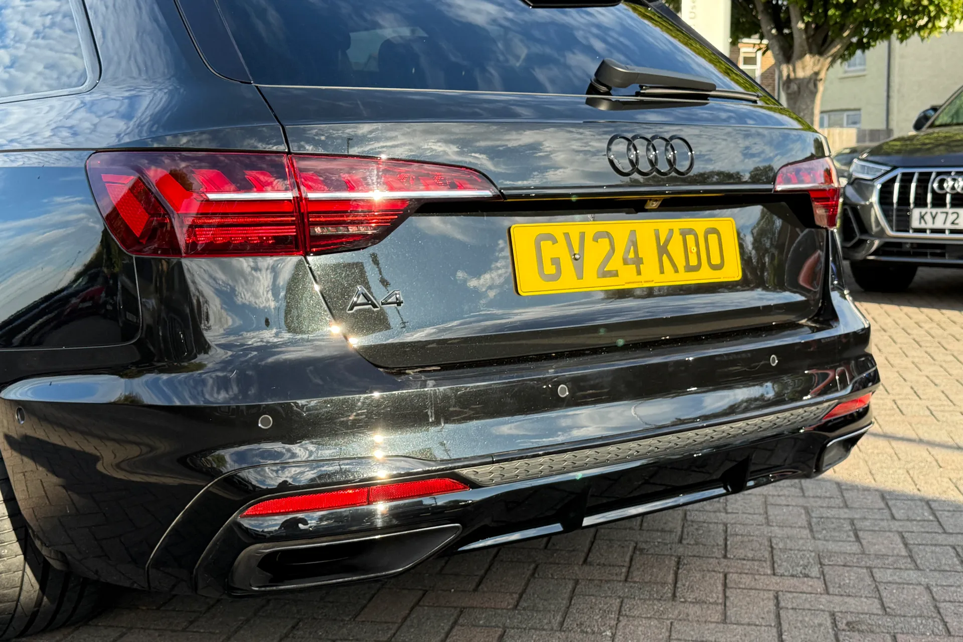 Audi A4 thumbnail image number 51