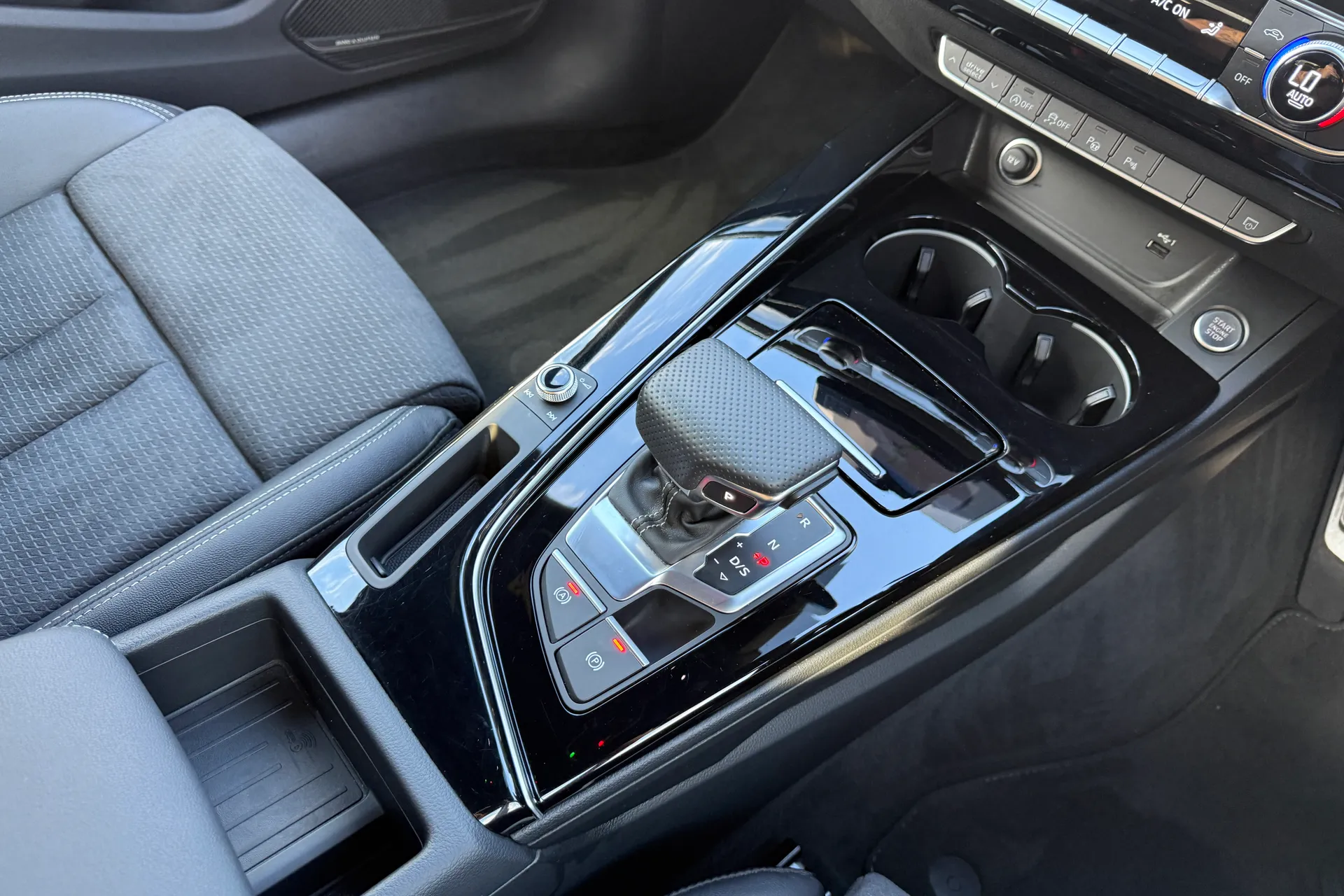 Audi A4 thumbnail image number 41