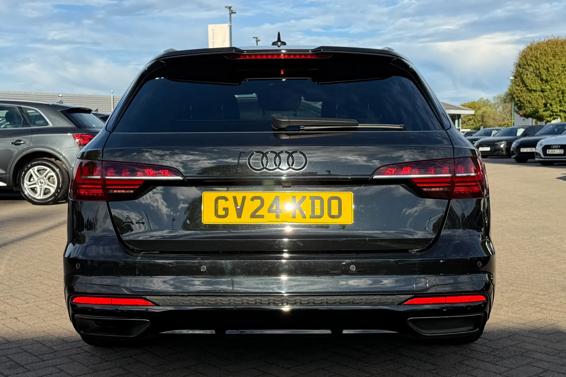 Audi A4 thumbnail image number 35