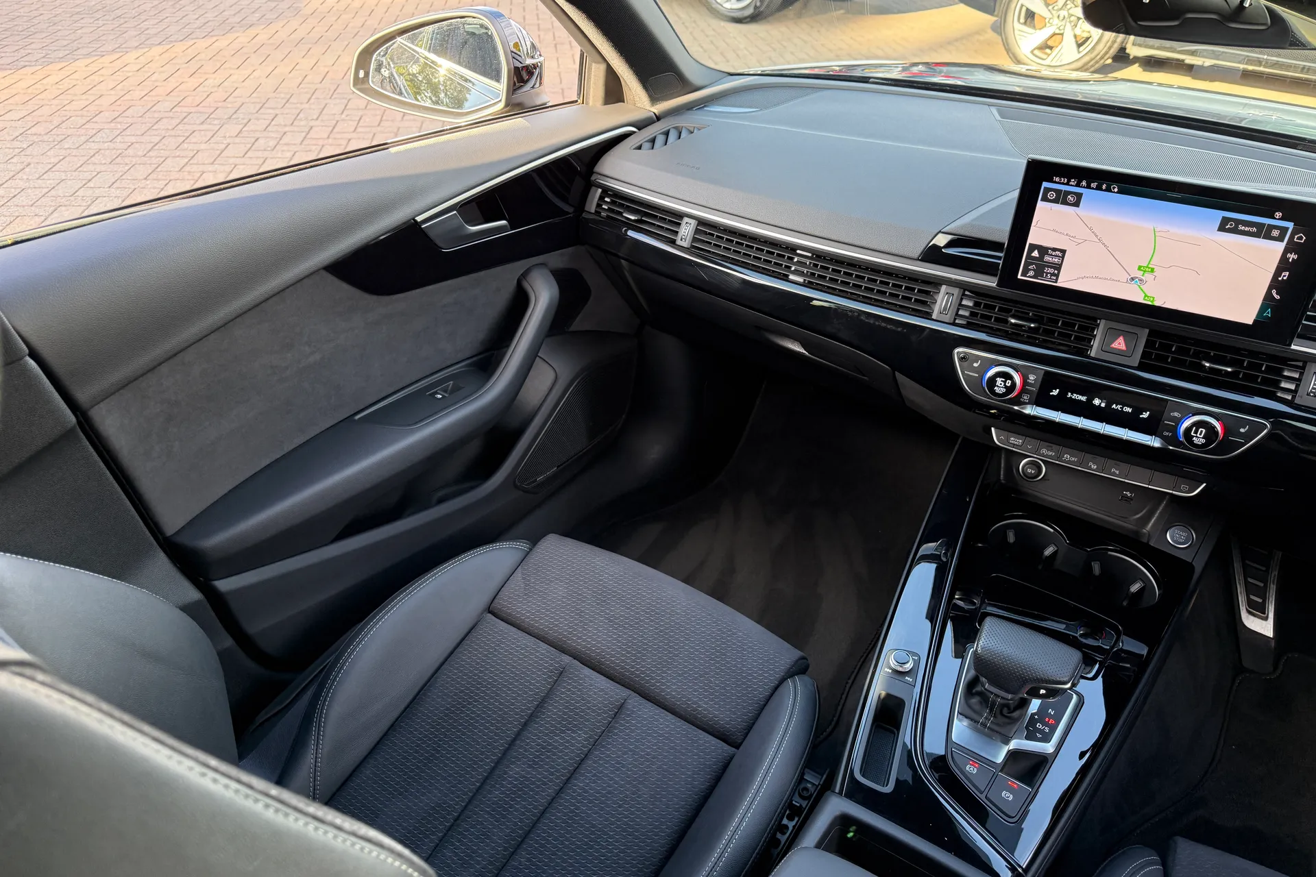 Audi A4 thumbnail image number 40