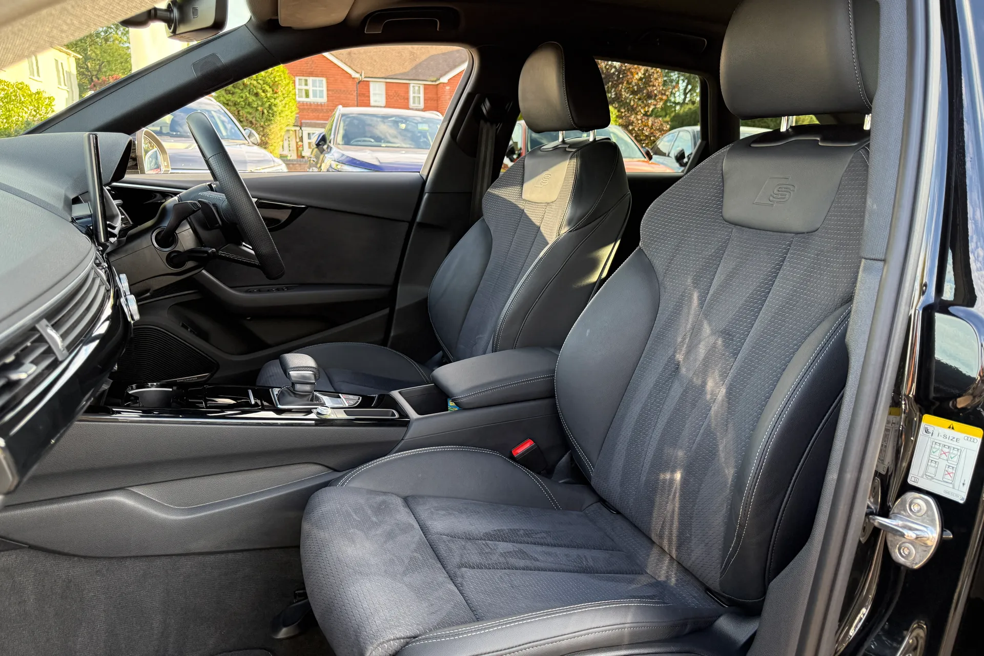 Audi A4 thumbnail image number 32