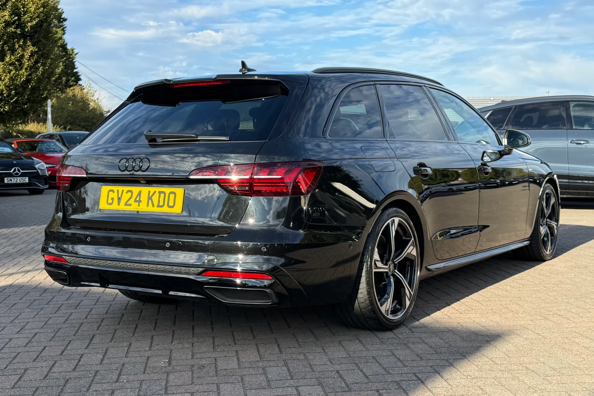 Audi A4 thumbnail image number 34