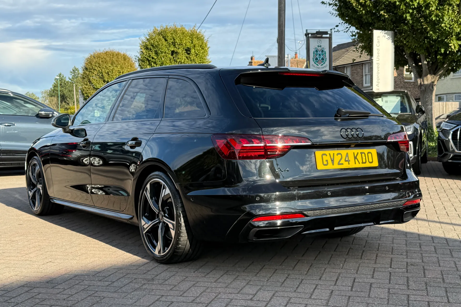 Audi A4 thumbnail image number 36