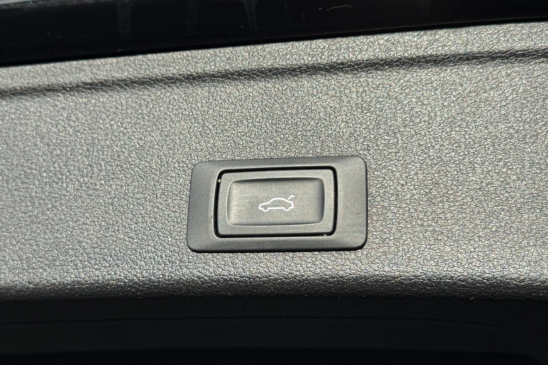 Audi A4 thumbnail image number 38