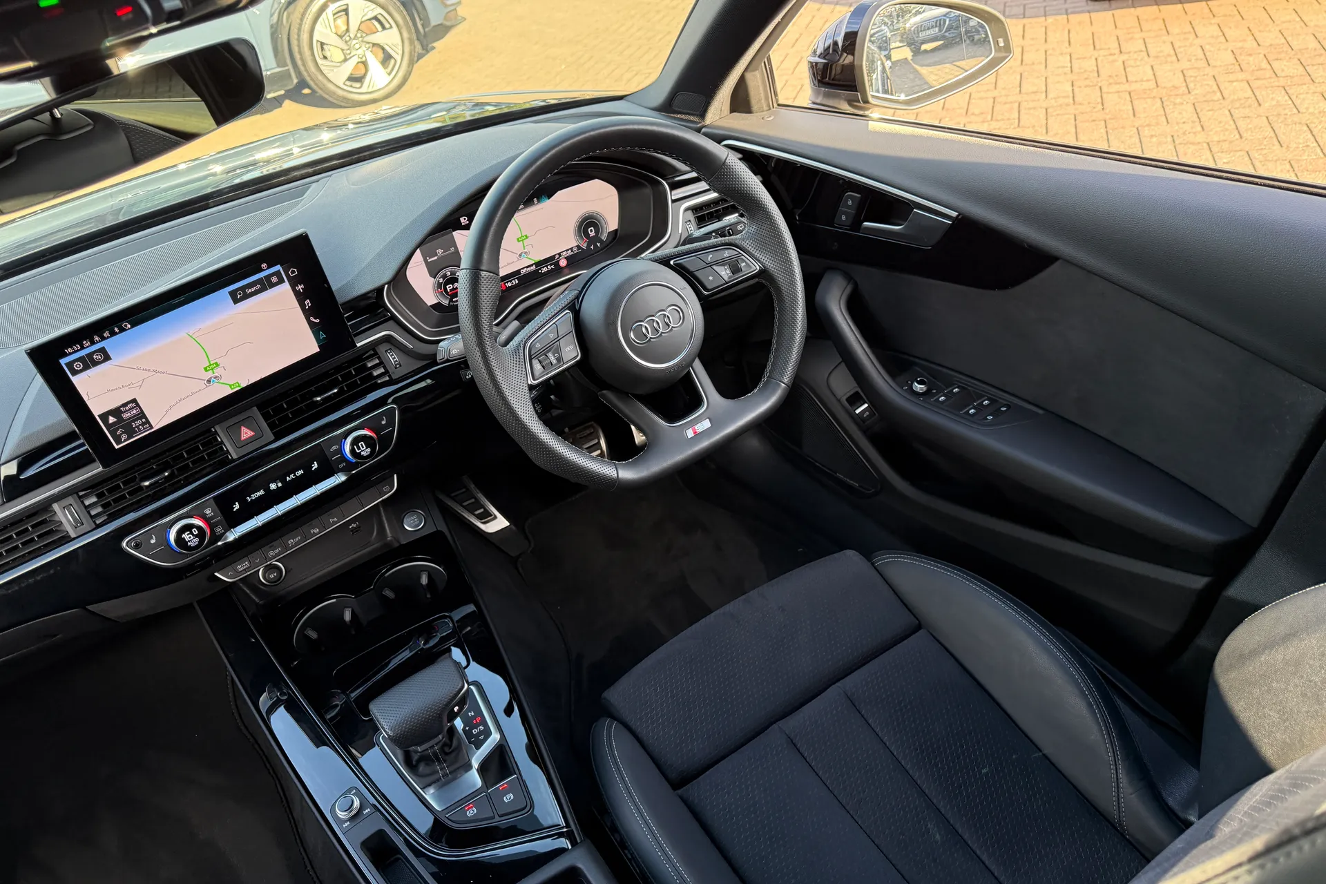 Audi A4 thumbnail image number 43