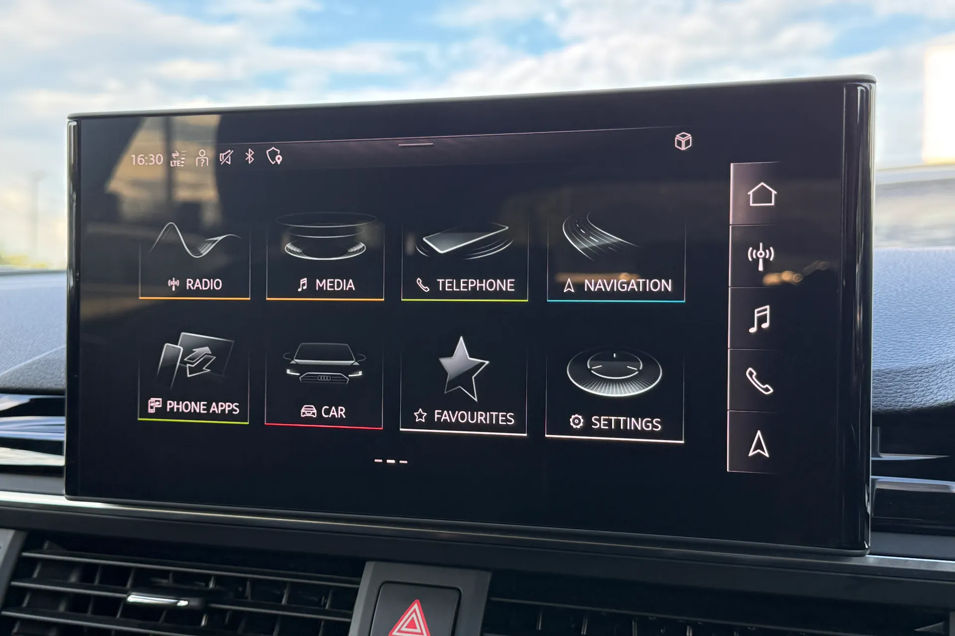 Audi A4 thumbnail image number 16