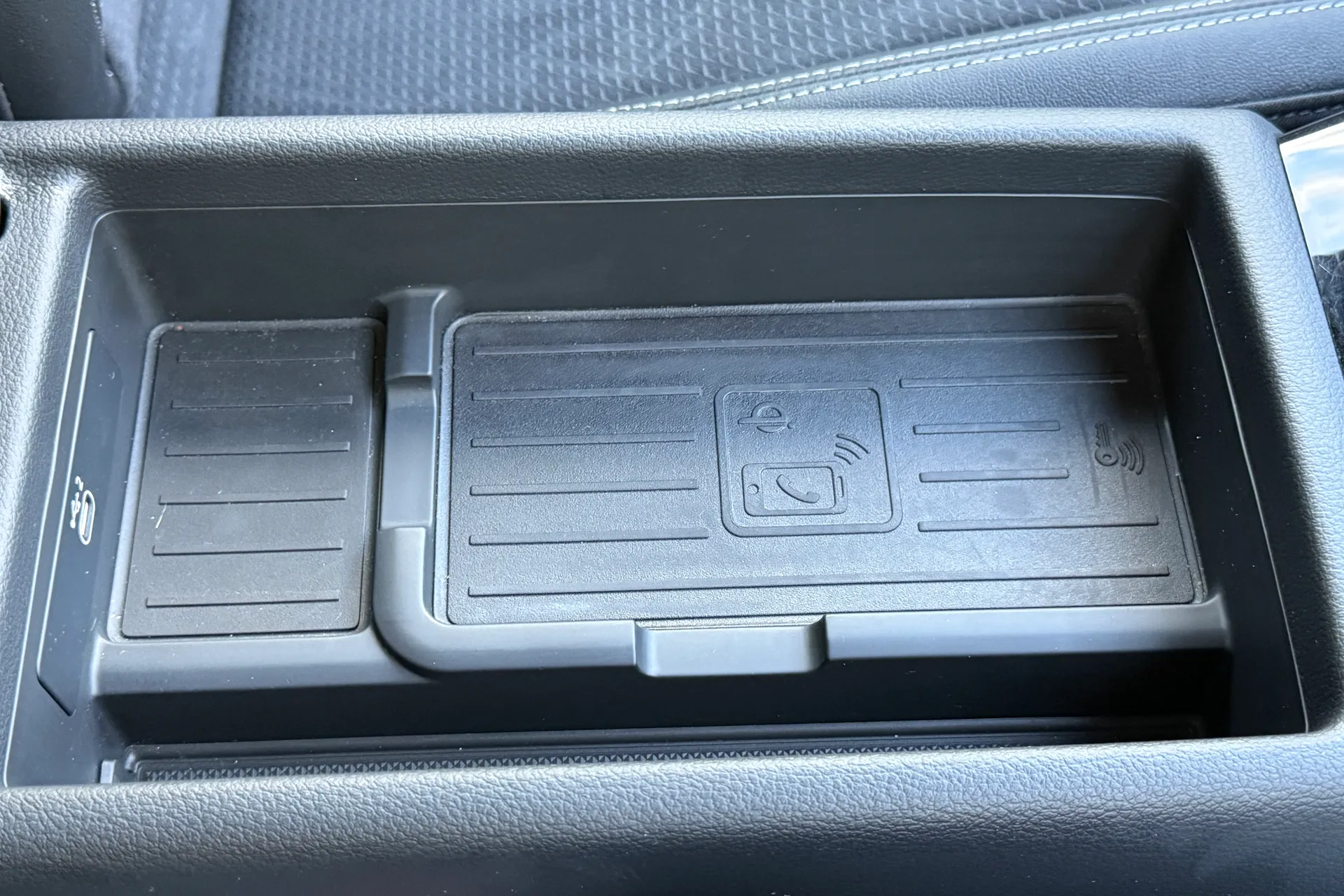 Audi A4 thumbnail image number 19