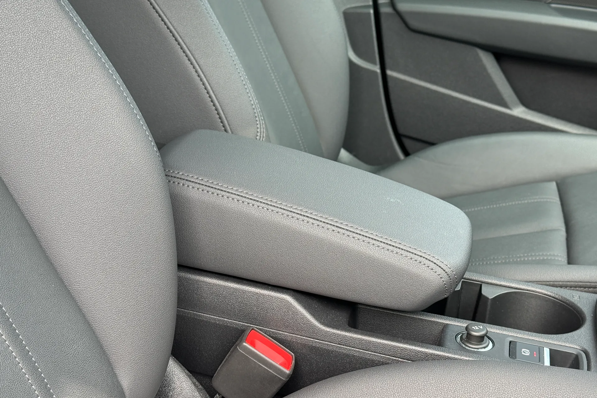 Audi A3 thumbnail image number 31
