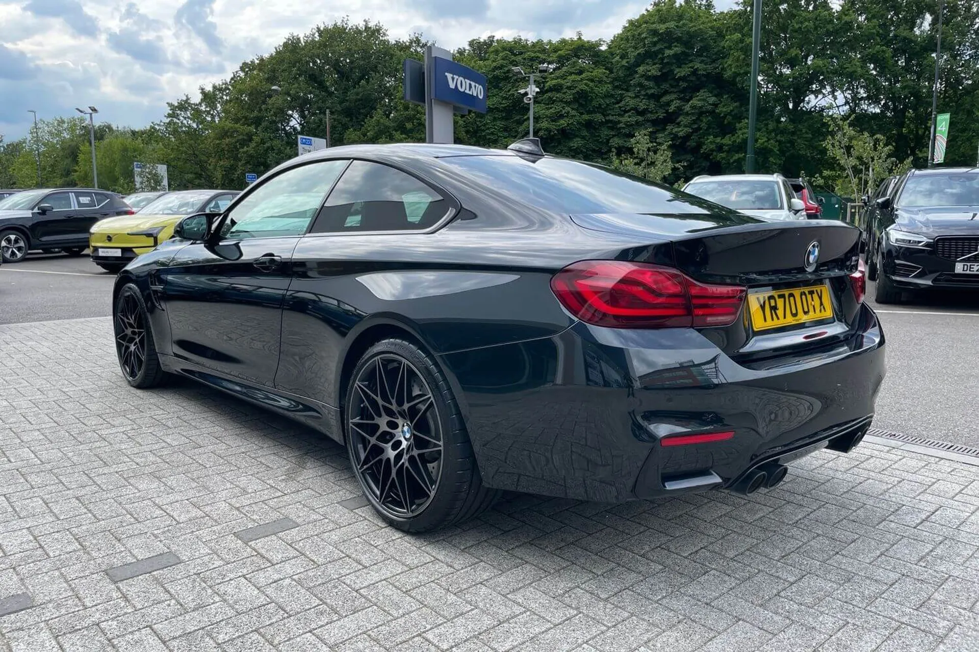 BMW M4 thumbnail image number 8