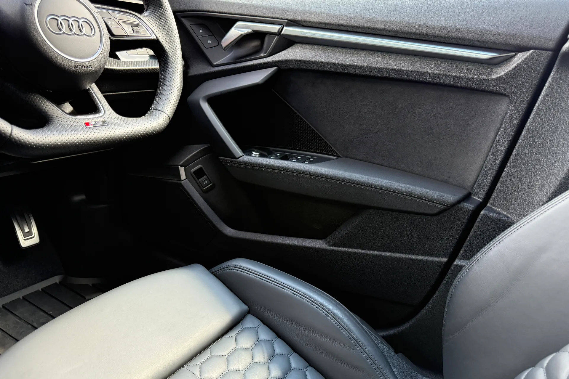 Audi RS3 thumbnail image number 41