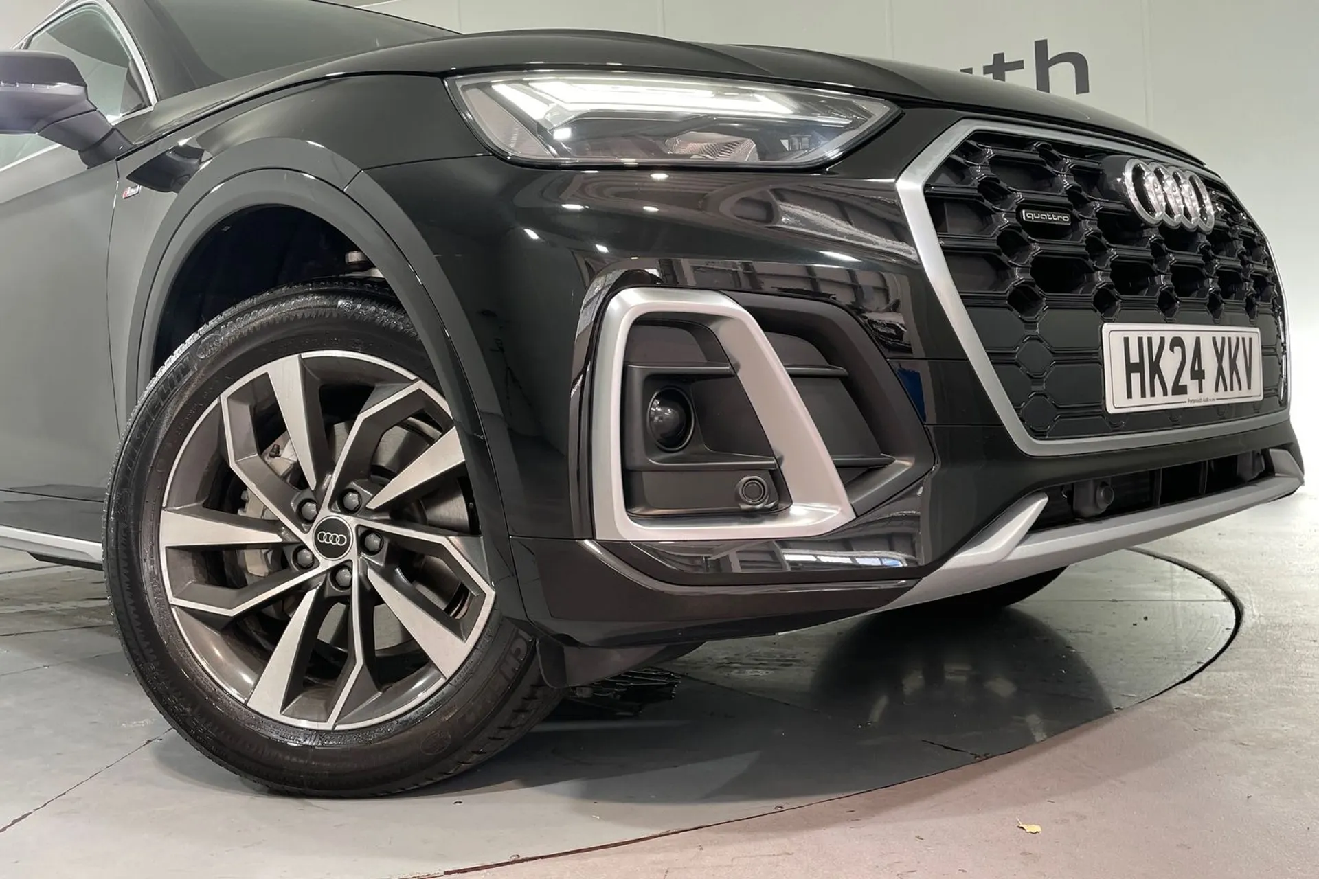 Audi Q5 thumbnail image number 10