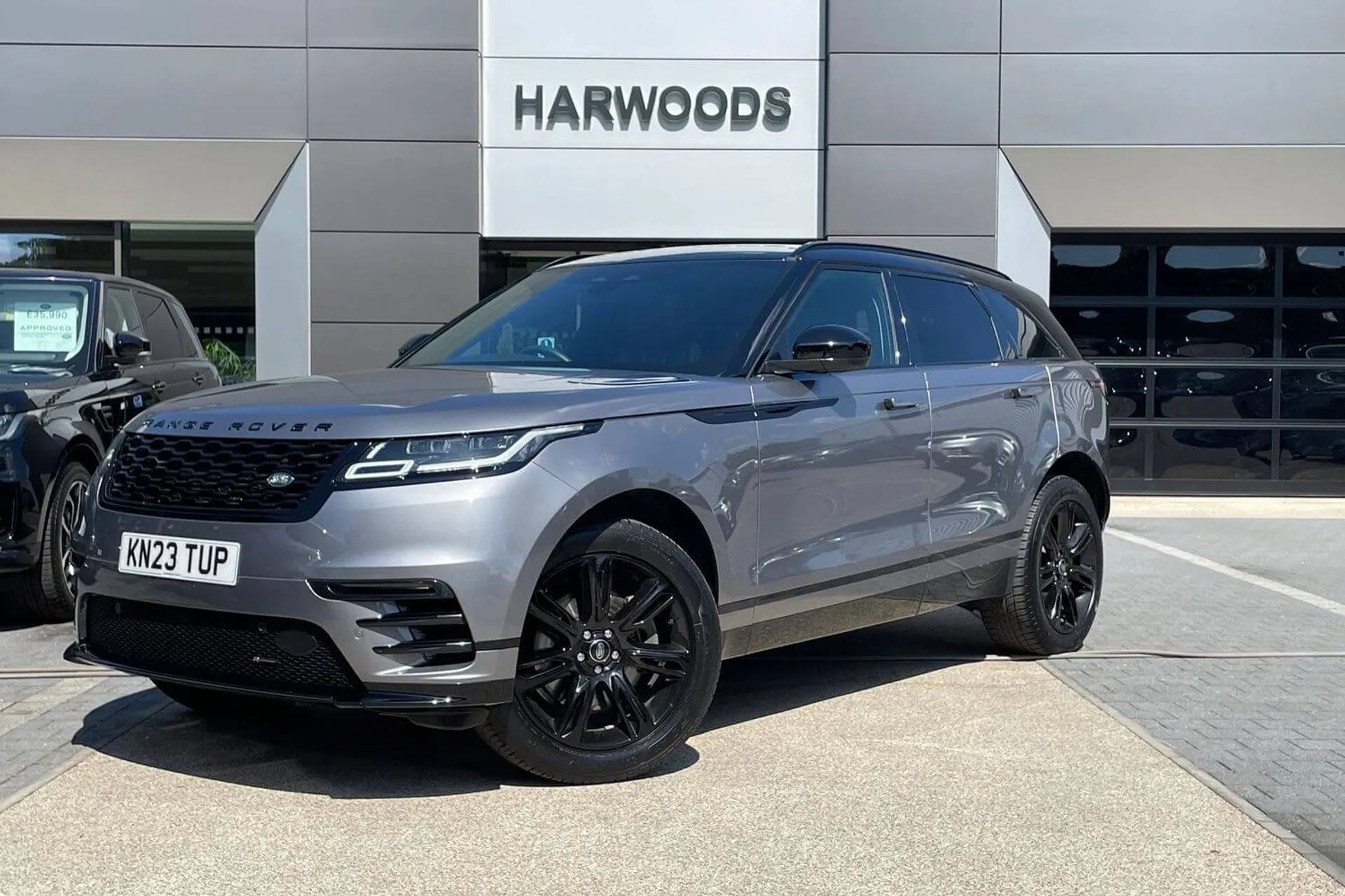 LAND ROVER RANGE ROVER VELAR thumbnail image number 26