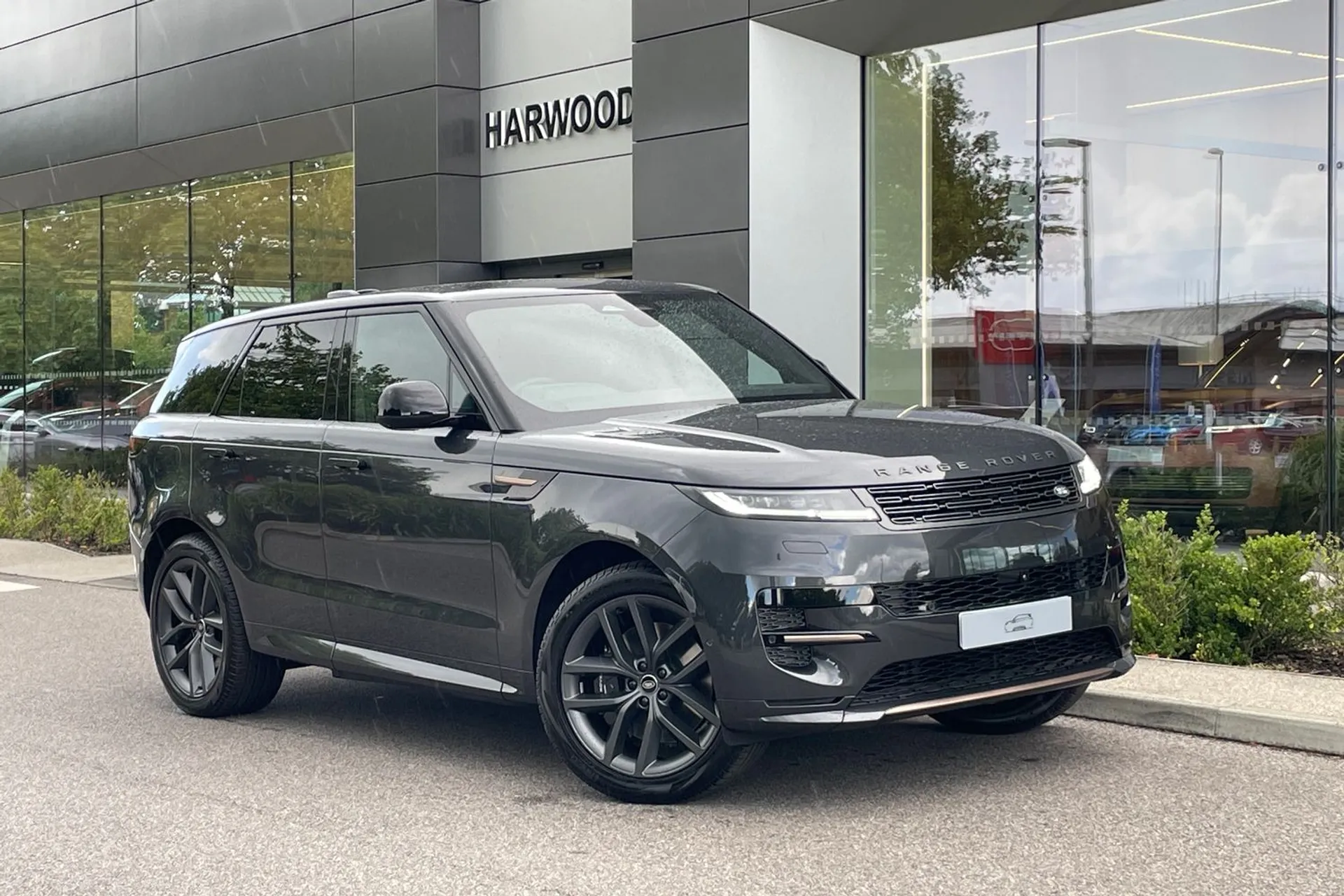 LAND ROVER RANGE ROVER SPORT focused image