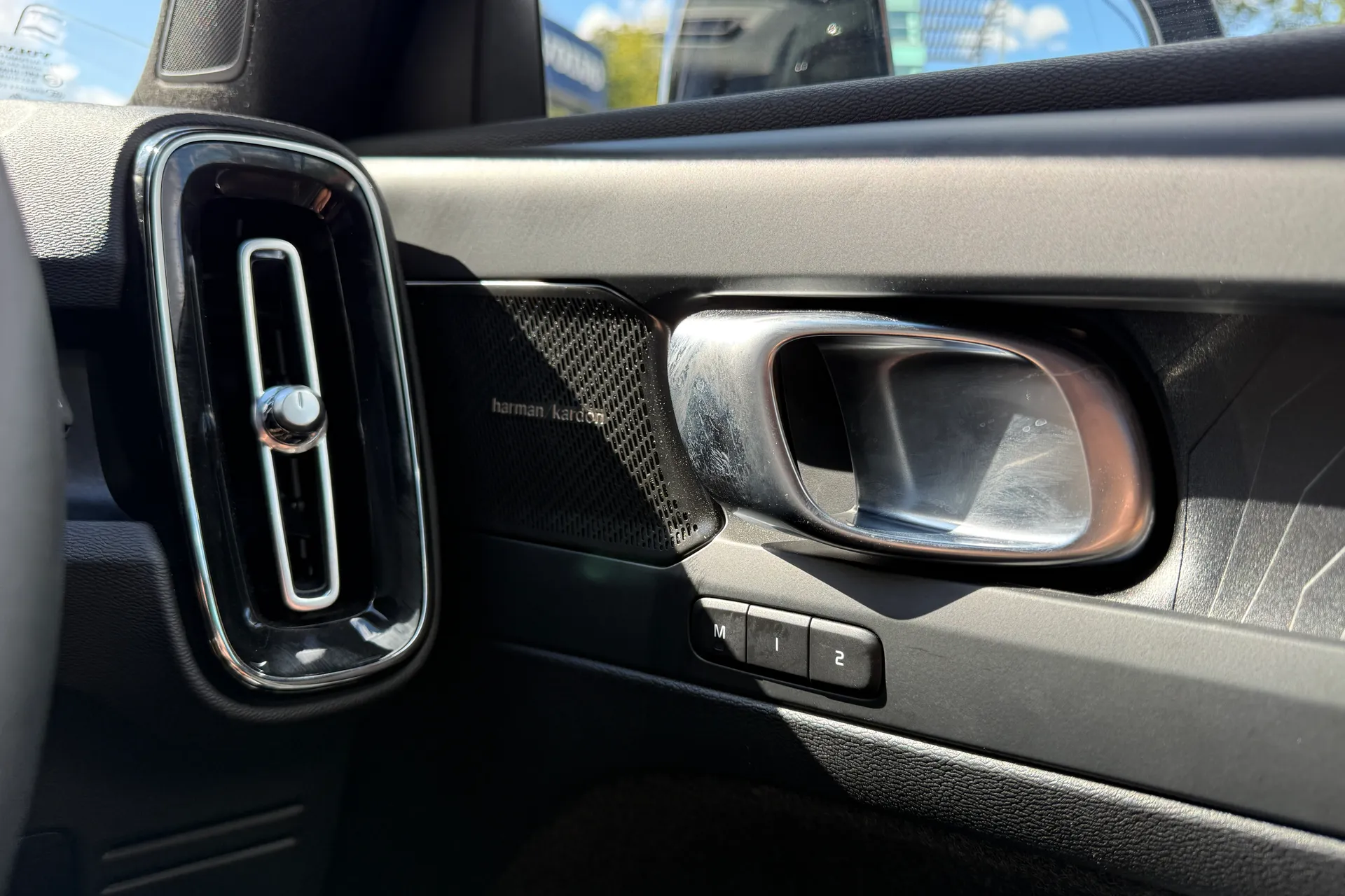 Volvo XC40 thumbnail image number 41