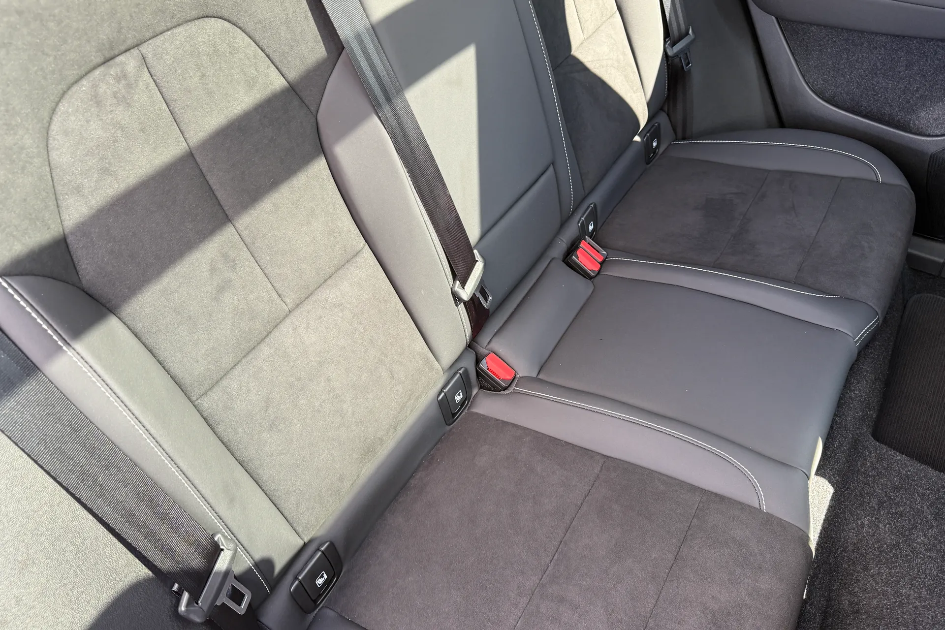Volvo XC40 thumbnail image number 24