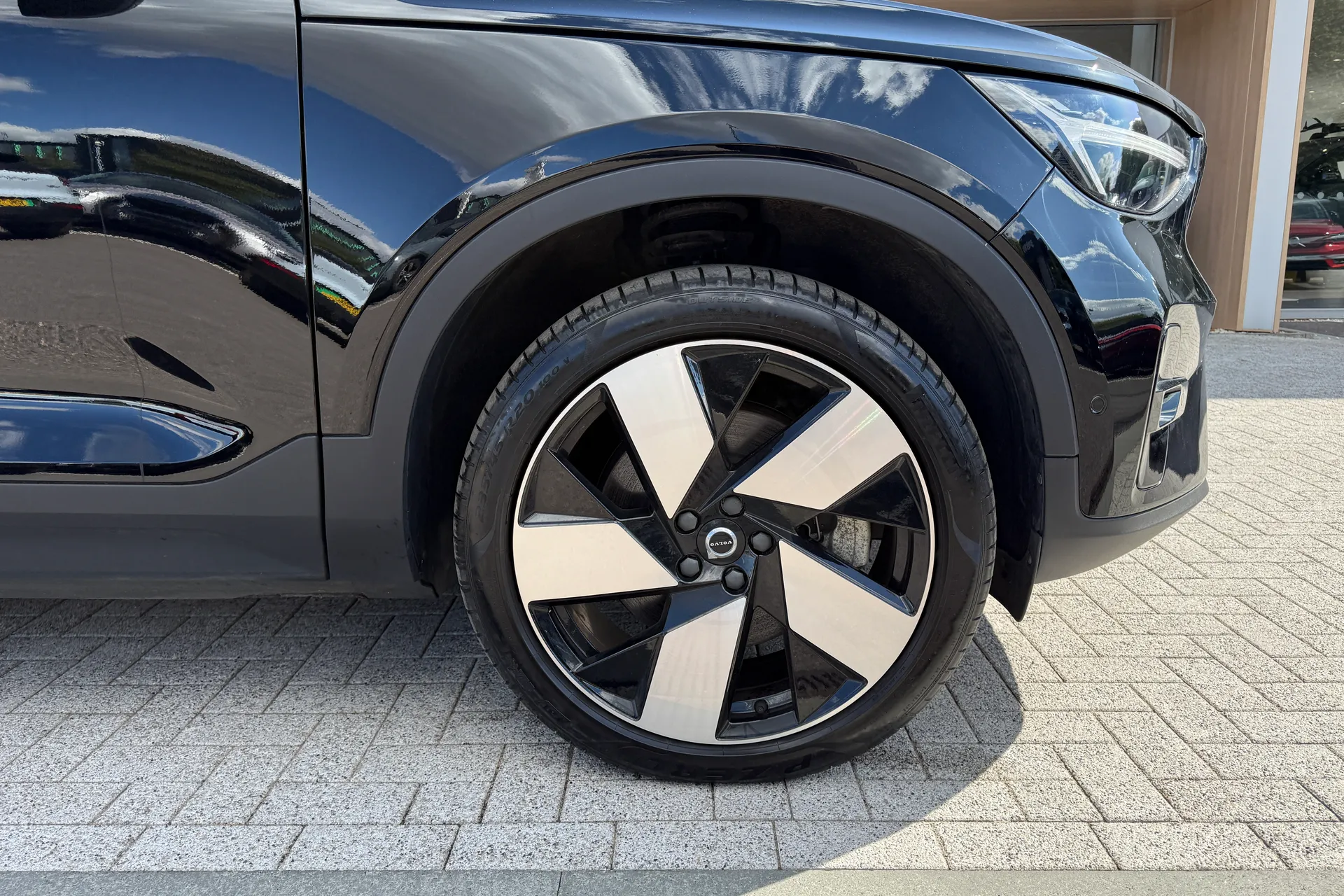 Volvo XC40 thumbnail image number 14