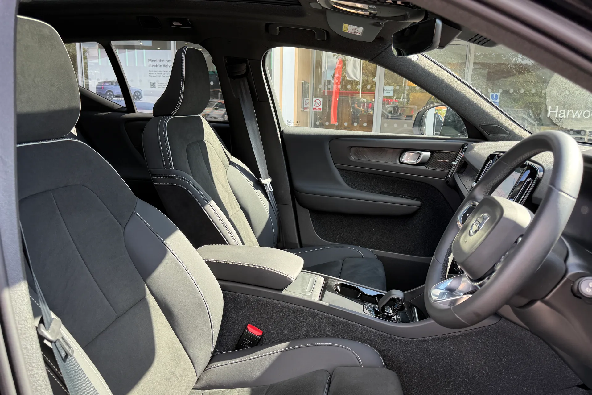 Volvo XC40 thumbnail image number 25