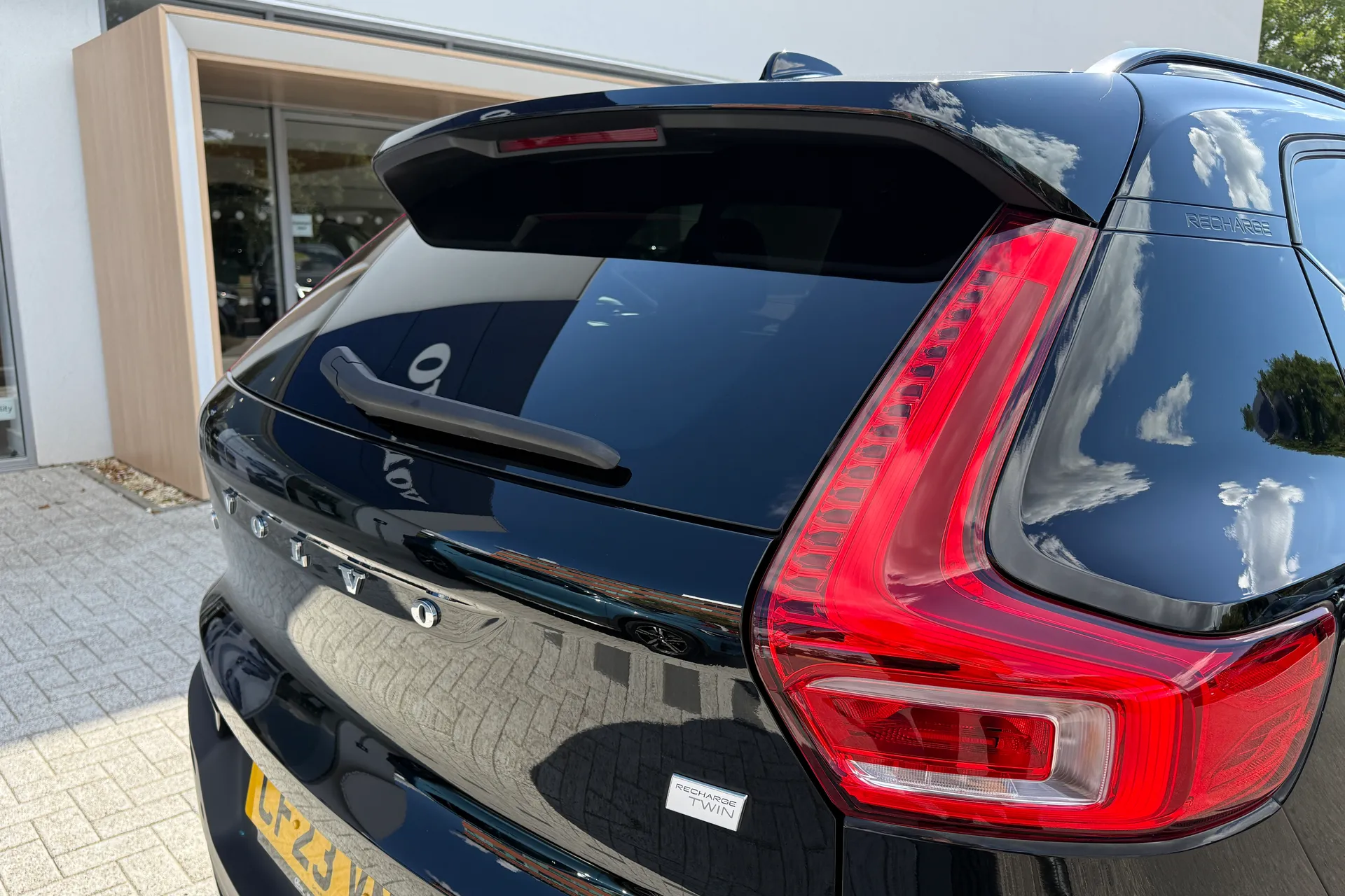 Volvo XC40 thumbnail image number 17
