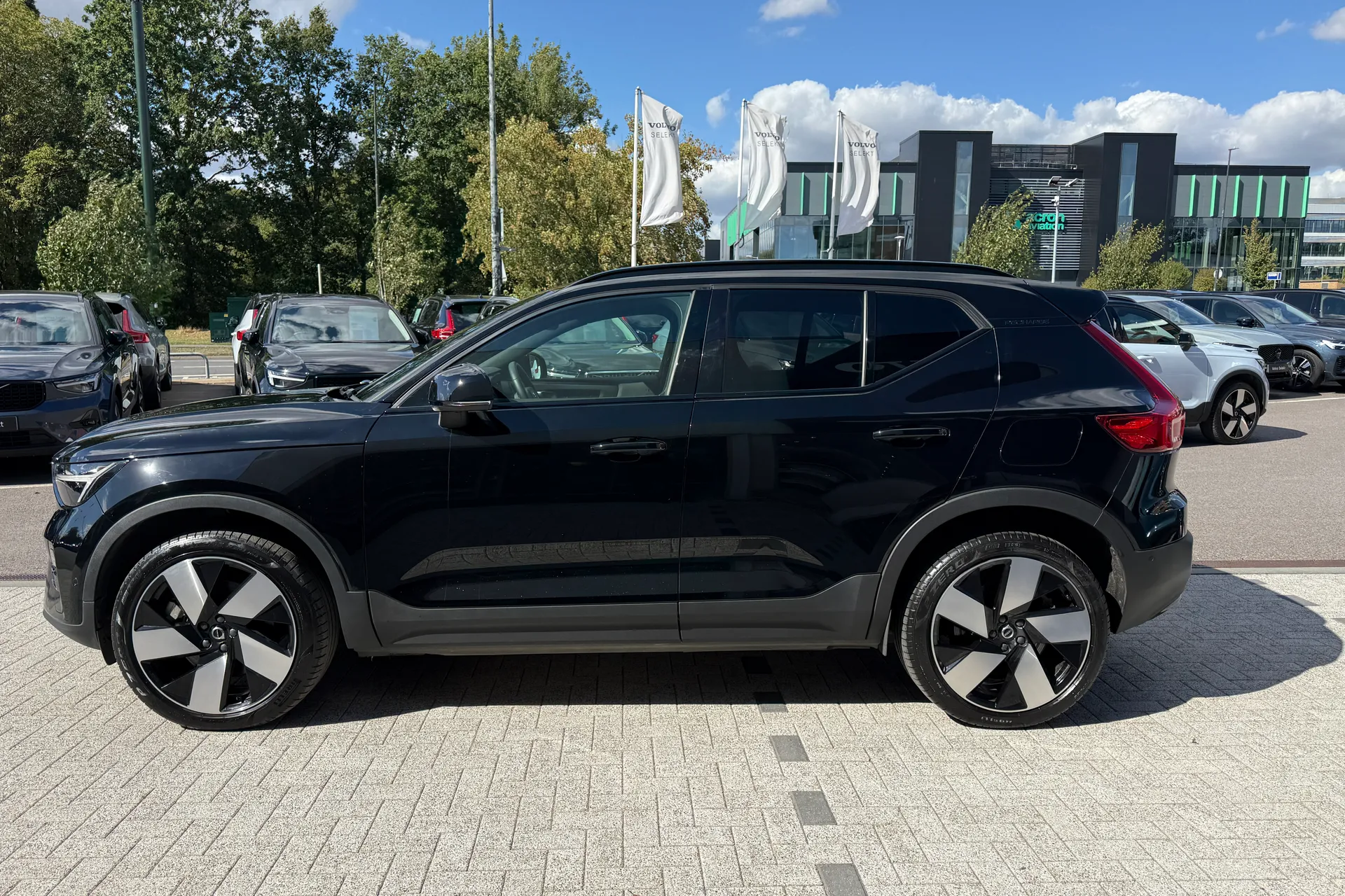 Volvo XC40 thumbnail image number 11