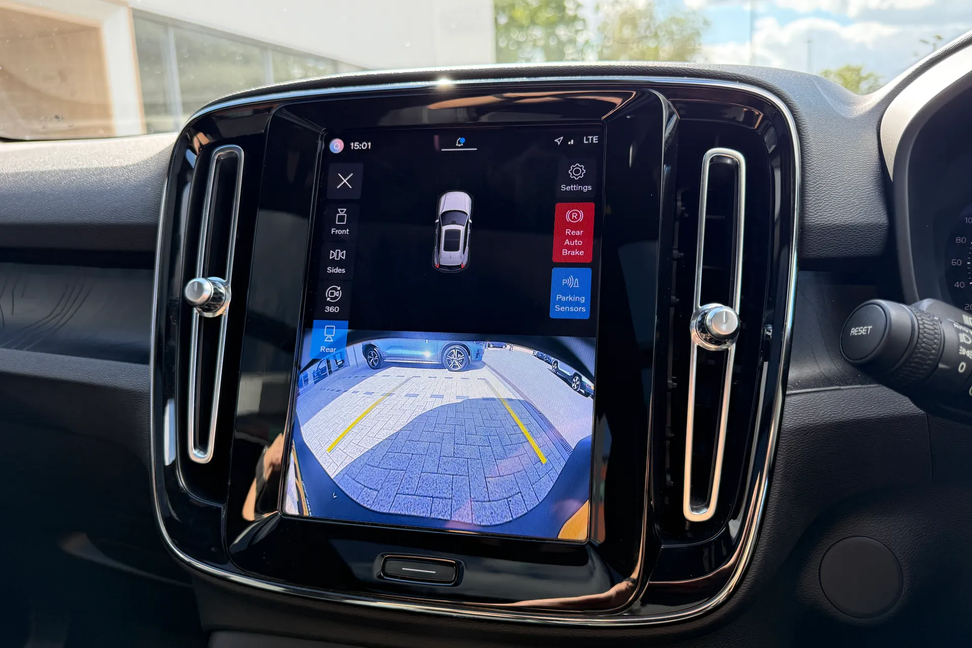 Volvo XC40 thumbnail image number 39