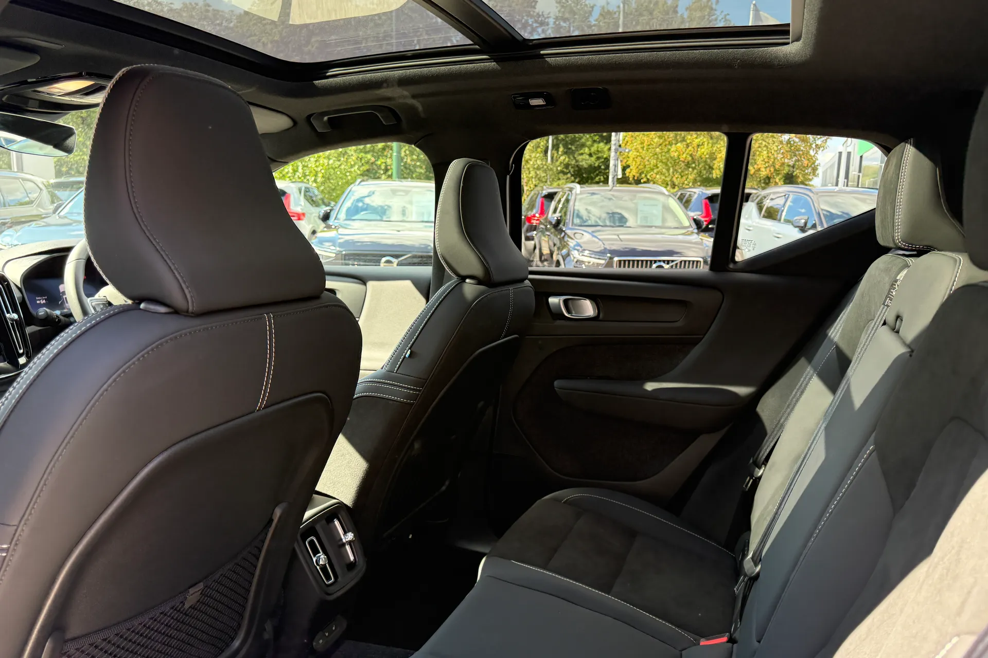 Volvo XC40 thumbnail image number 28