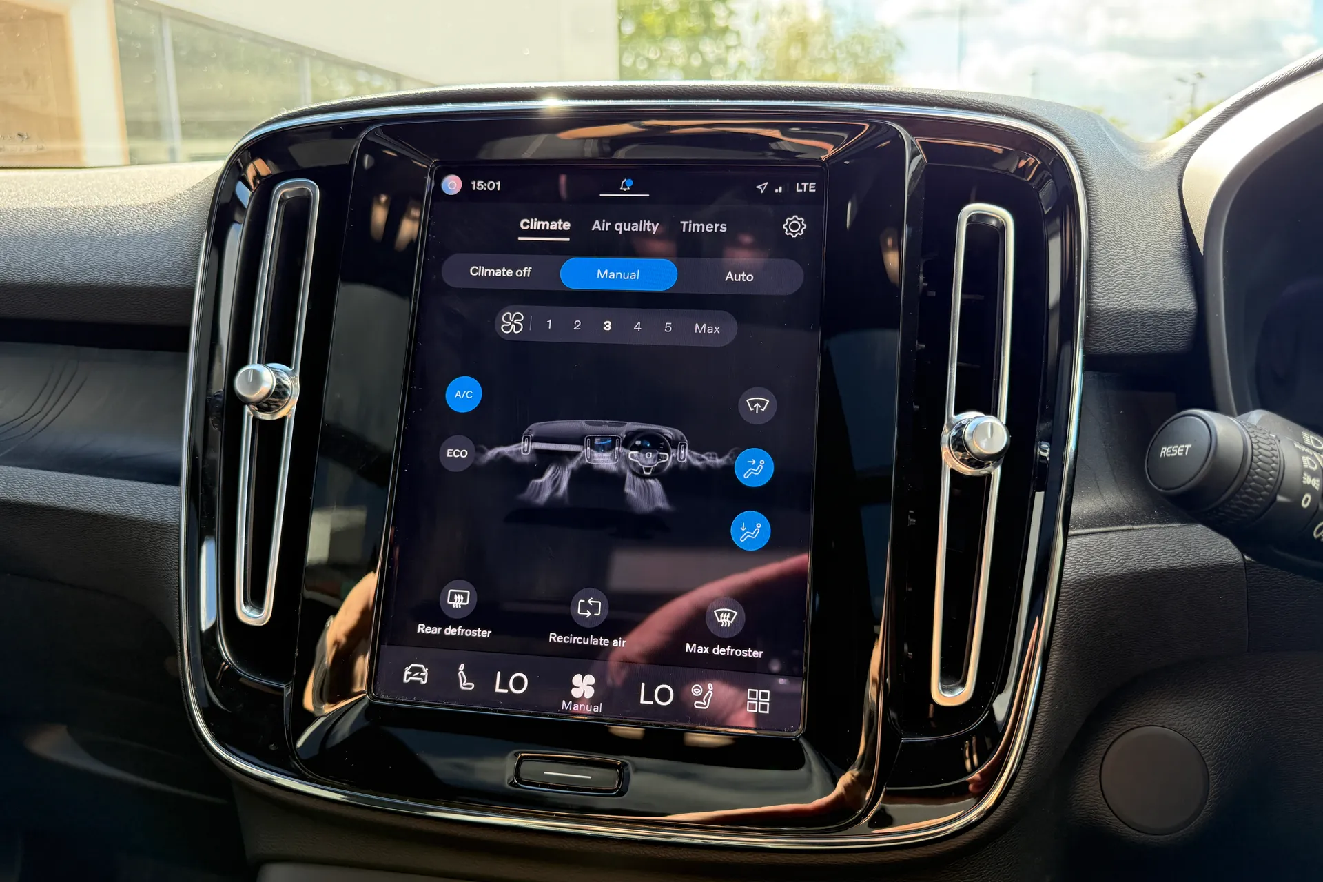 Volvo XC40 thumbnail image number 36