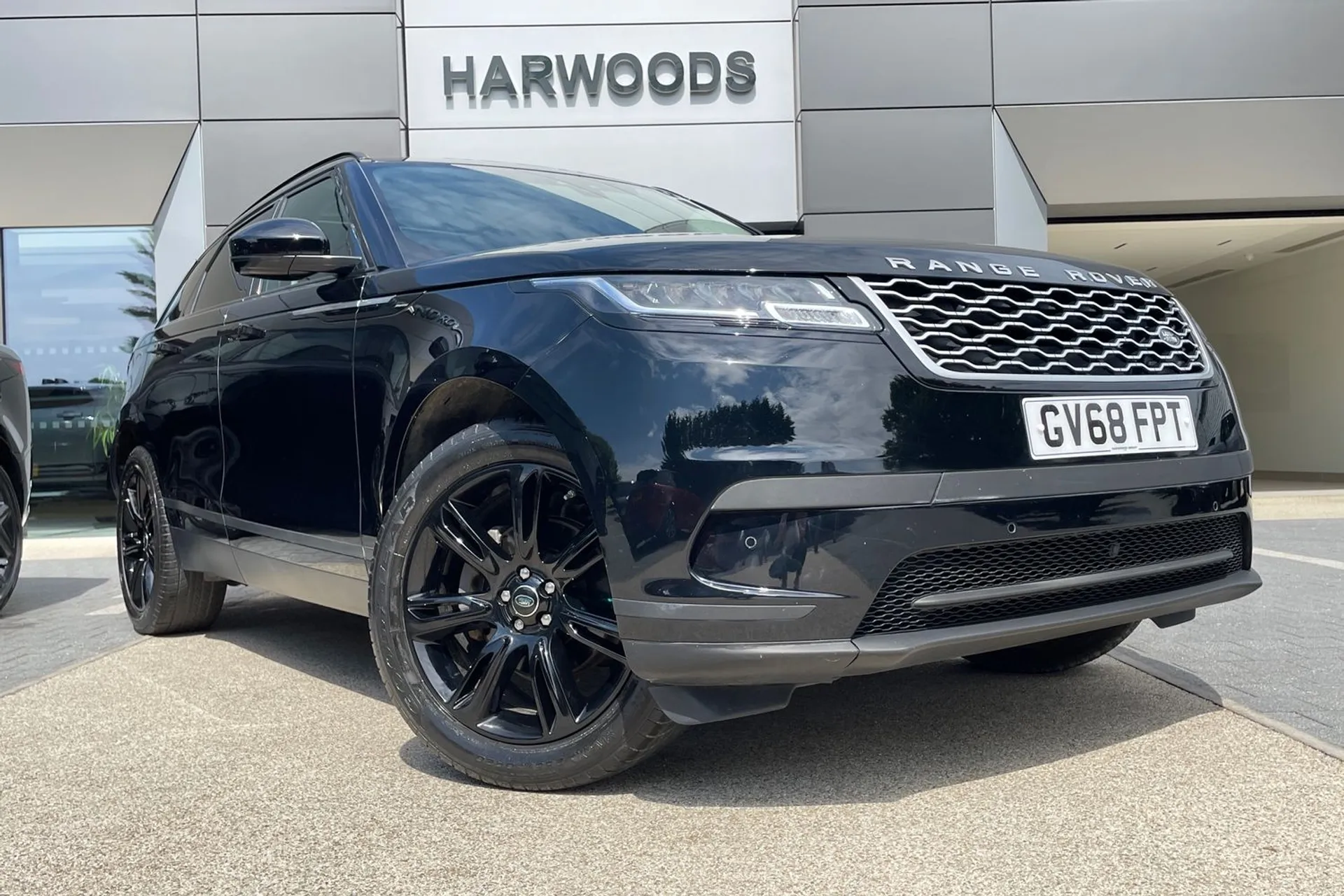 LAND ROVER RANGE ROVER VELAR thumbnail image number 8