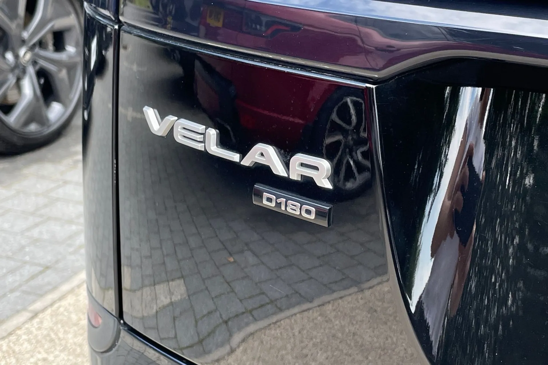 LAND ROVER RANGE ROVER VELAR thumbnail image number 37