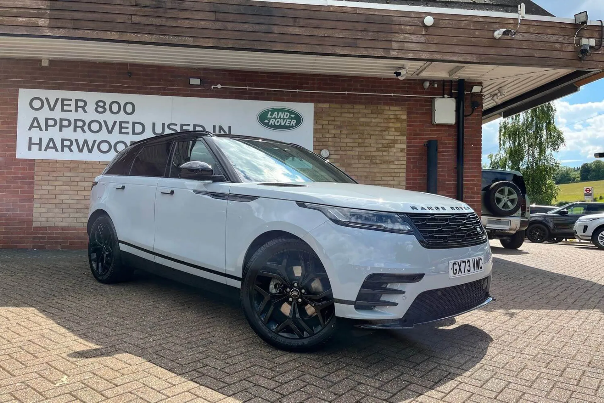 LAND ROVER RANGE ROVER VELAR focused image