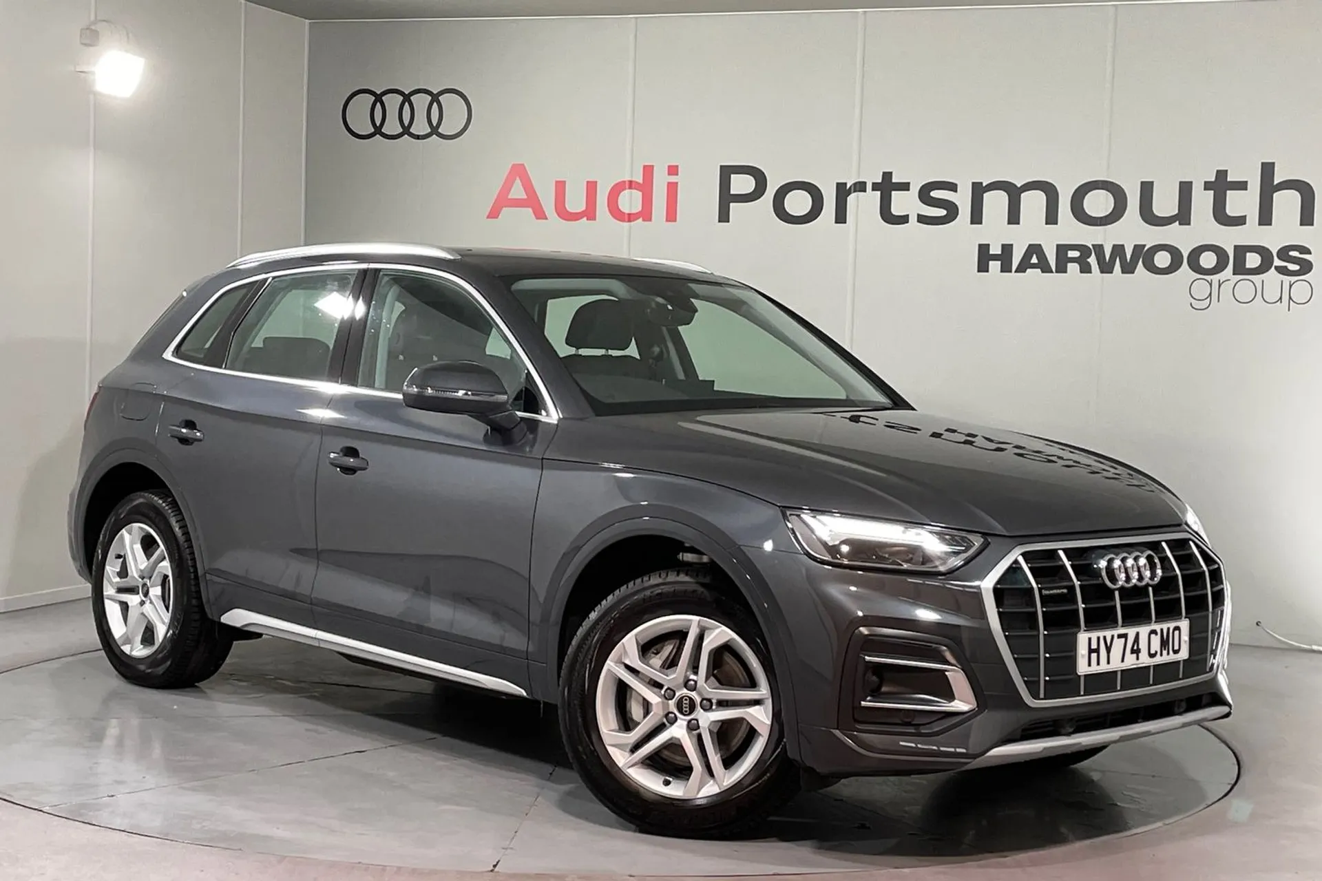 Audi Q5 focused image