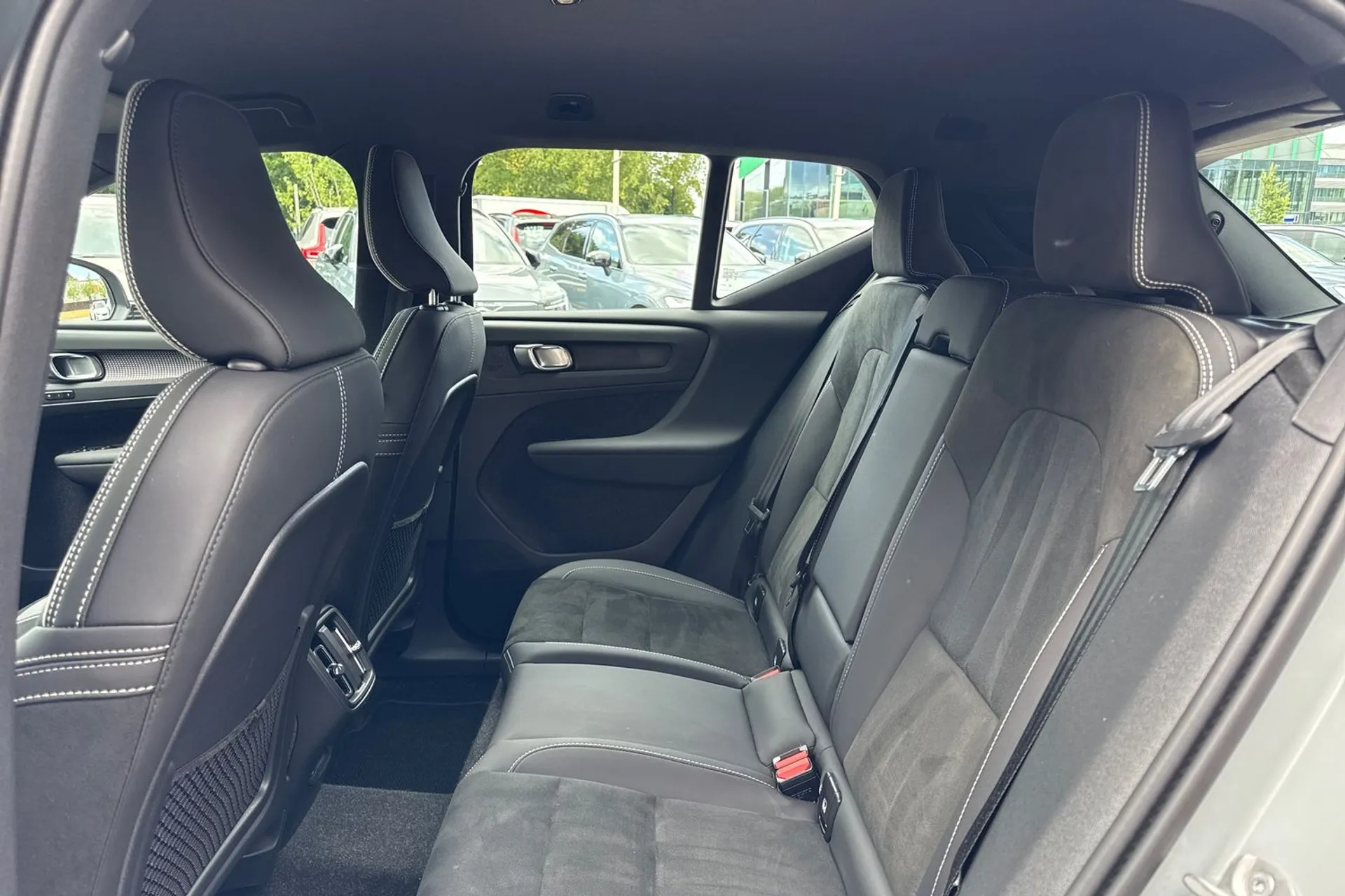 Volvo XC40 thumbnail image number 29
