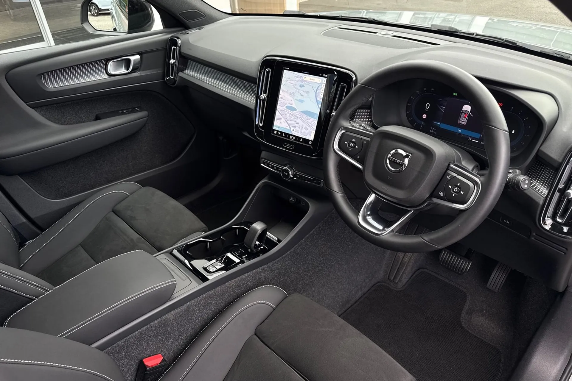 Volvo XC40 thumbnail image number 5