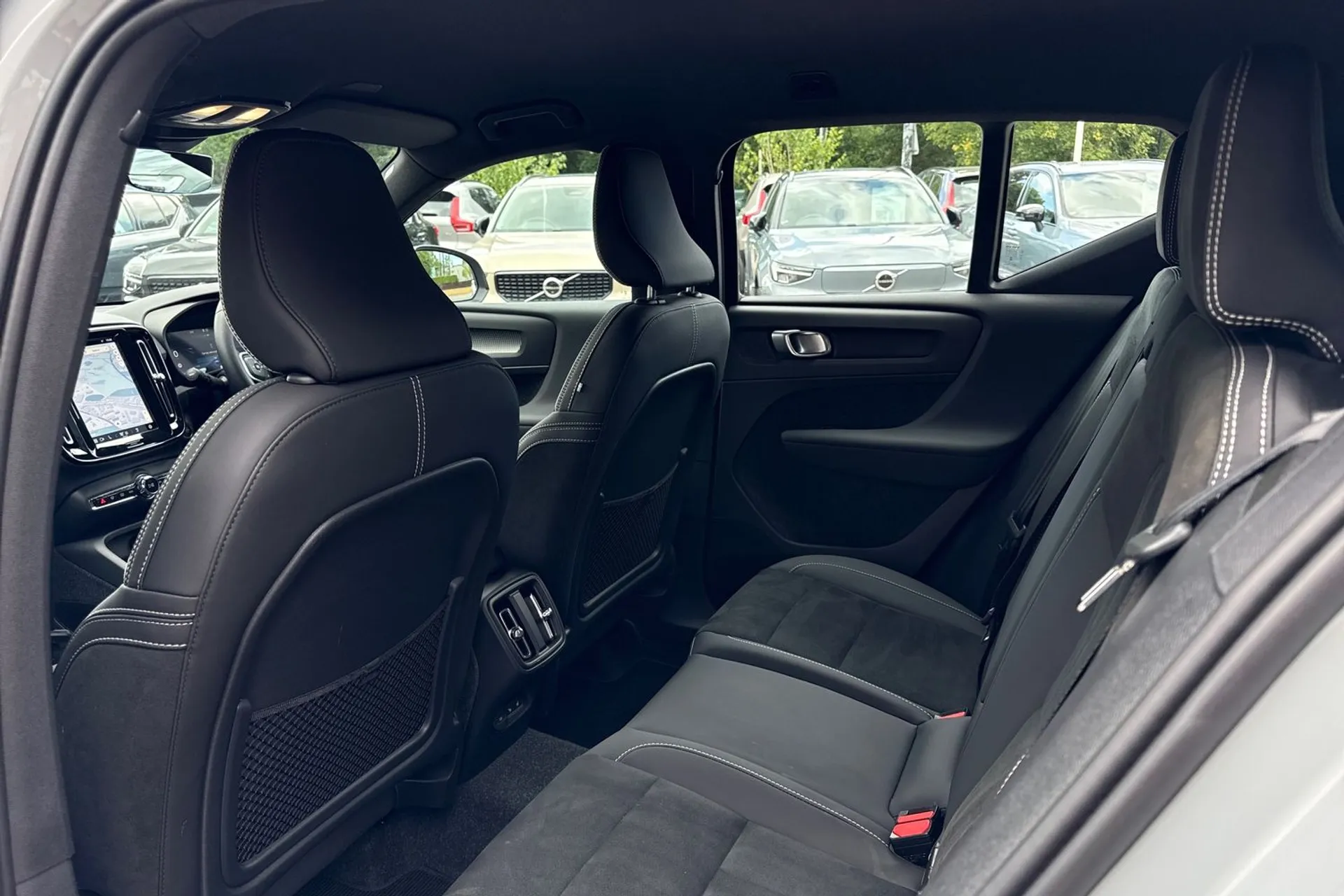 Volvo XC40 thumbnail image number 30