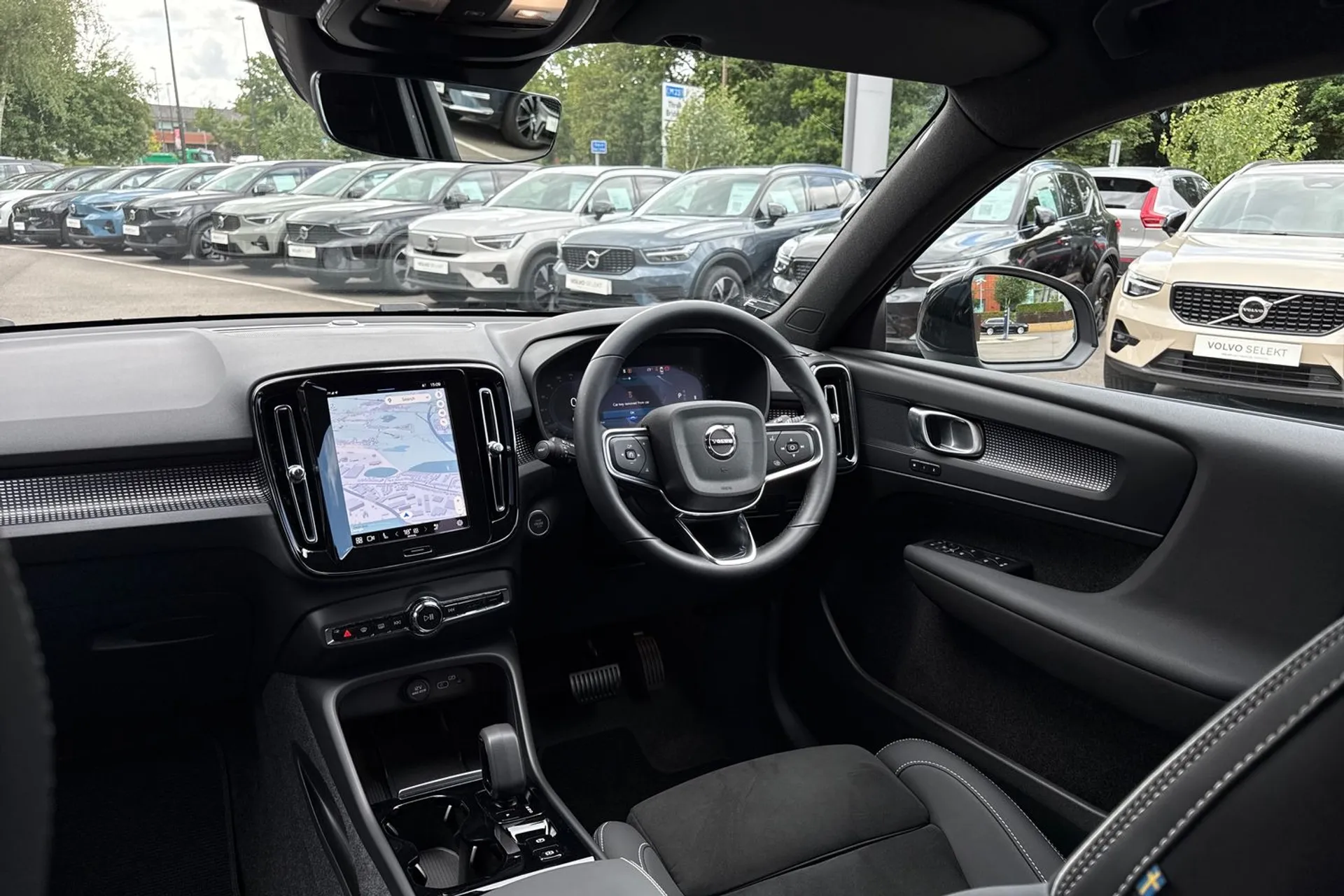 Volvo XC40 thumbnail image number 32