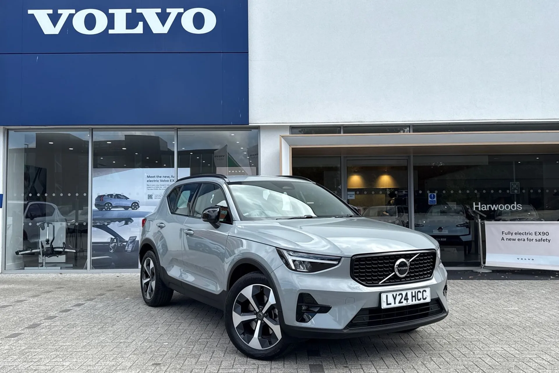 Volvo XC40 focused image