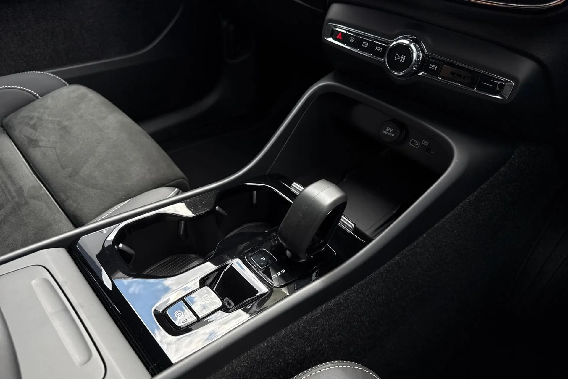 Volvo XC40 thumbnail image number 42