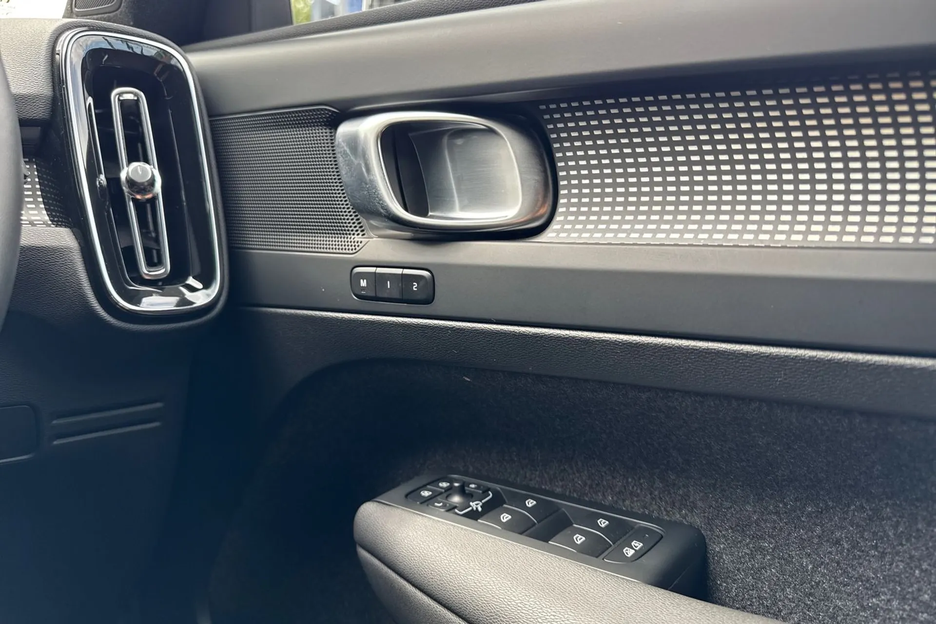 Volvo XC40 thumbnail image number 41